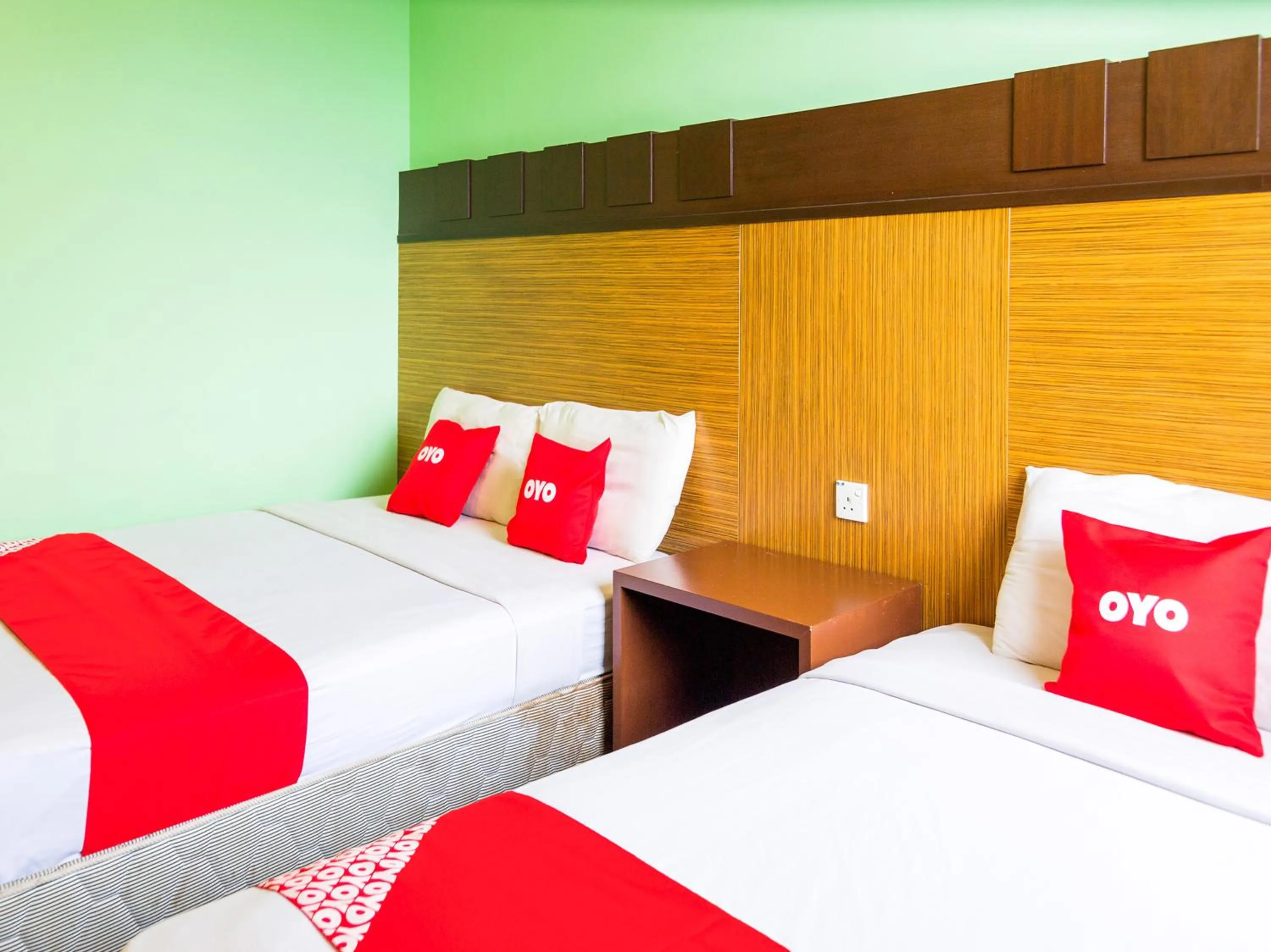 Bedroom, Bed in OYO 89408 Royal Hotel