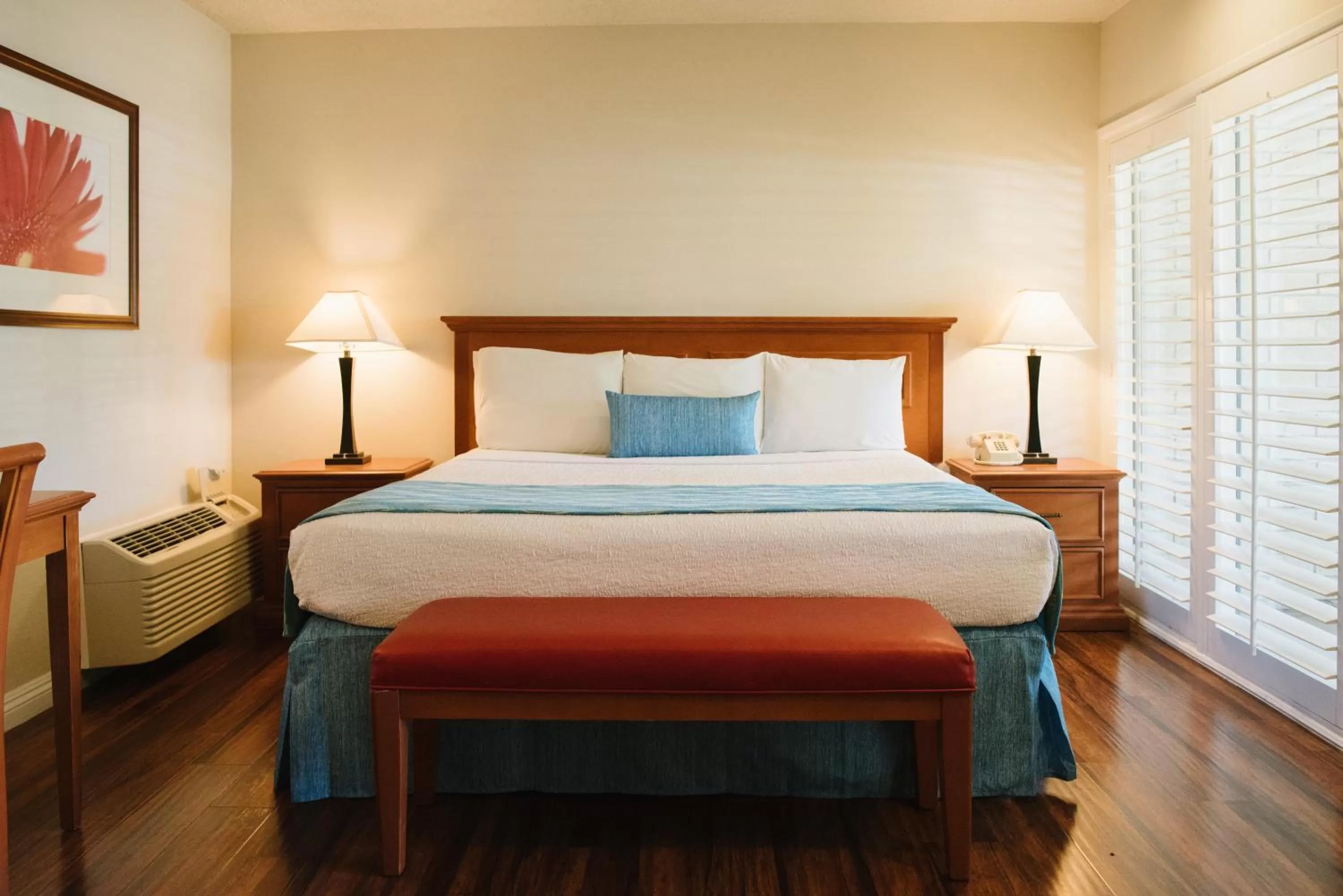 Bedroom, Bed in Alamo Inn and Suites - Convention Center