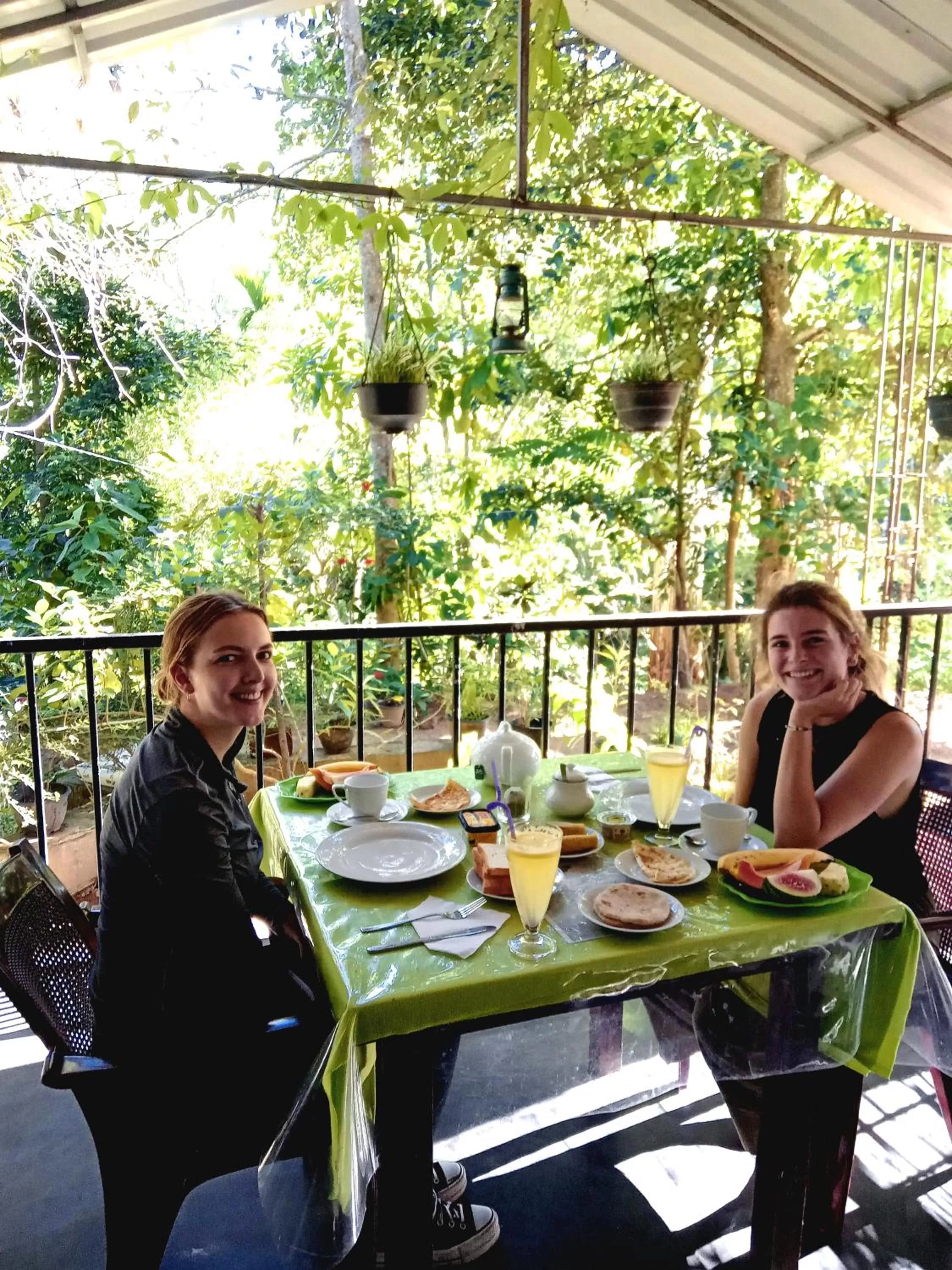 Food and drinks in Green Lantern