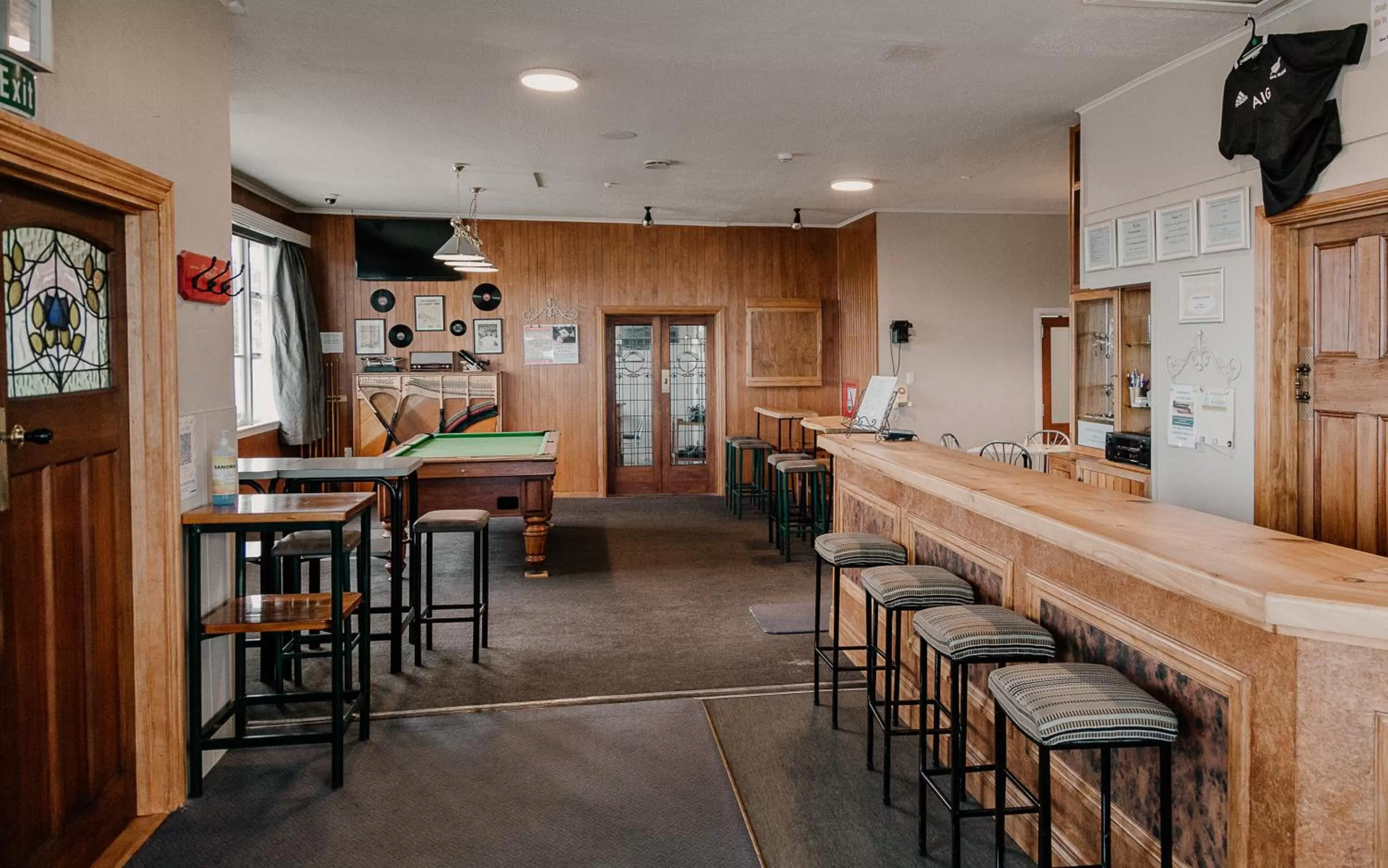 Lounge or bar in Hokitika Pioneer Hotel
