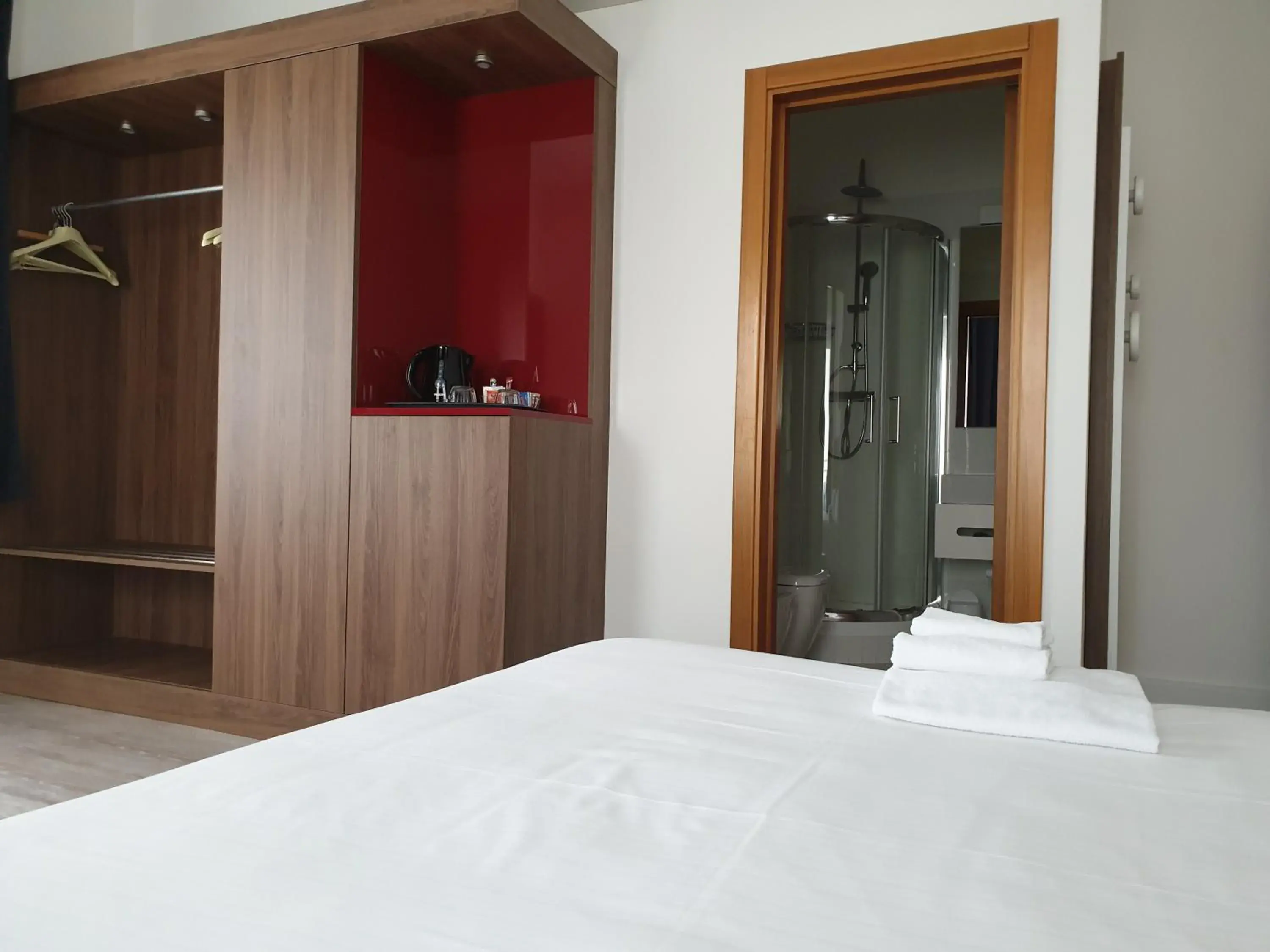 Bed in Albergo Delle Alpi Bed in Albergo Delle Alpi