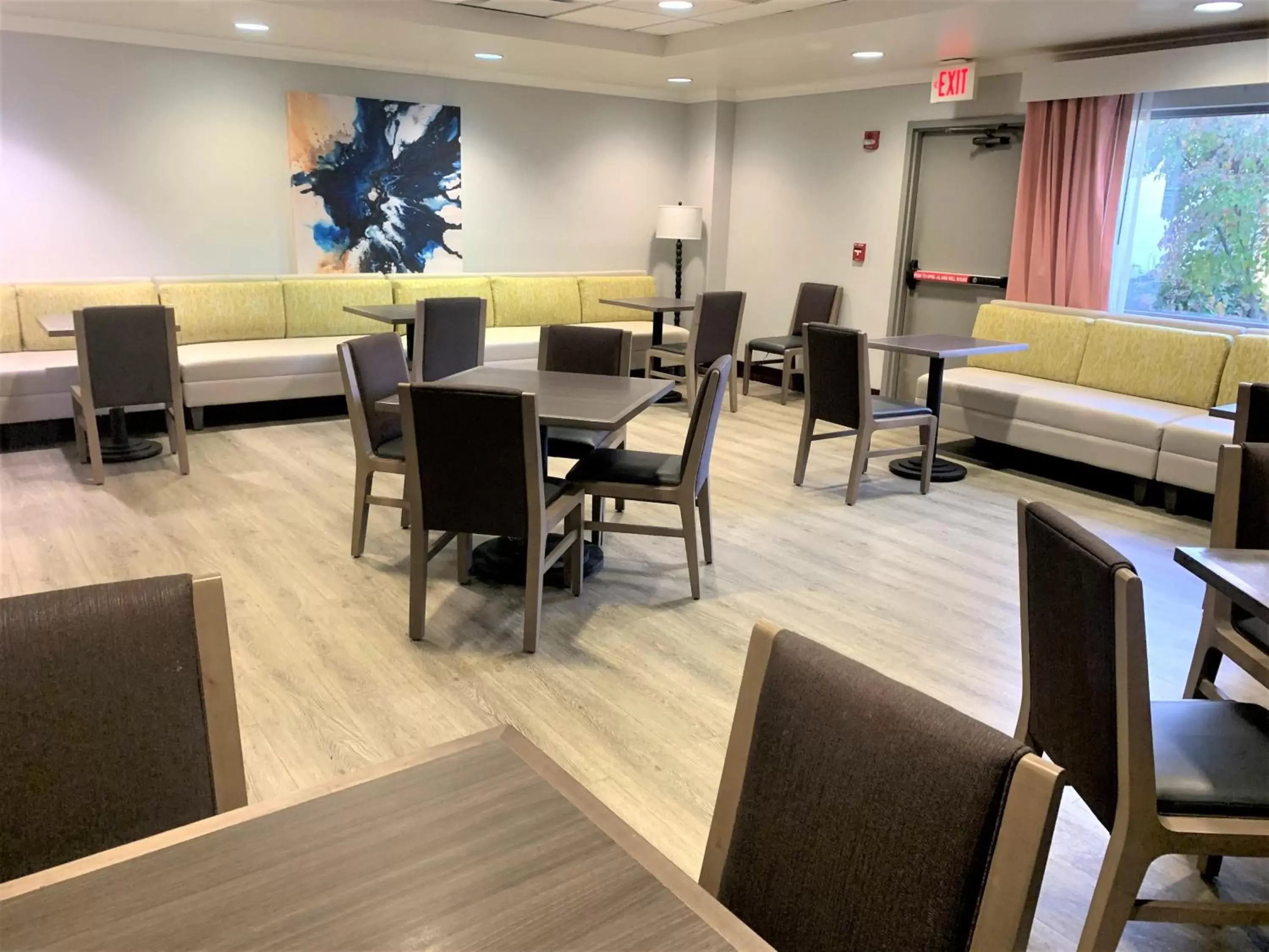 Restaurant/places to eat in Holiday Inn Asheville - Biltmore West, an IHG Hotel