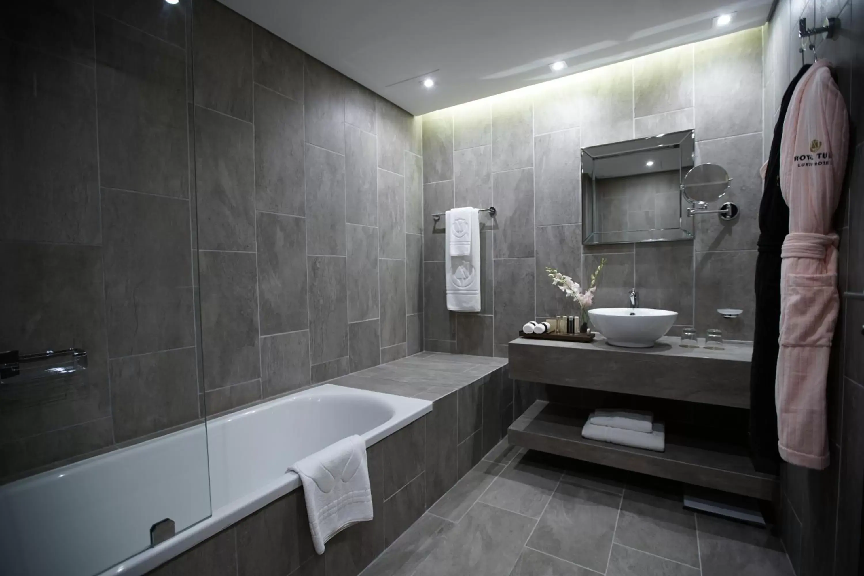 Bathroom in Royal Tulip Achrafieh