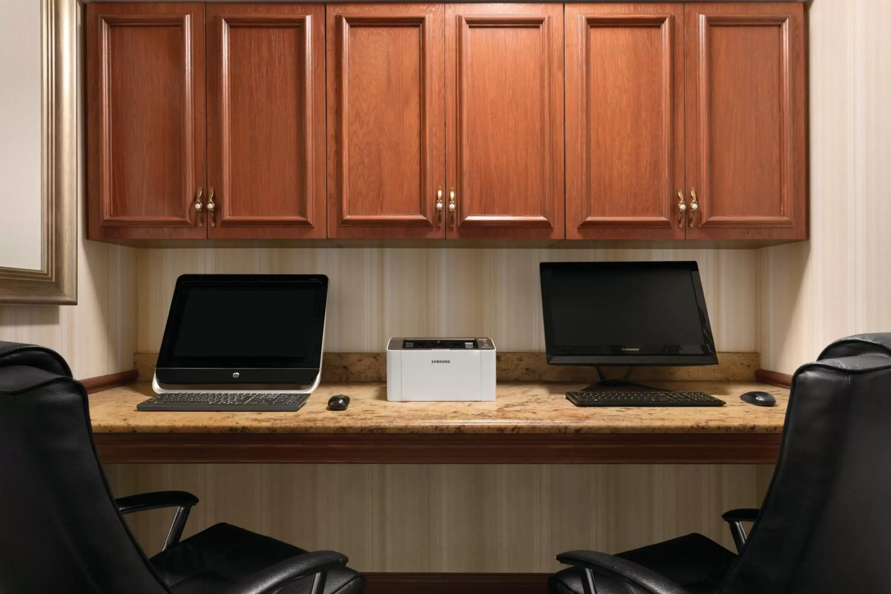 Business facilities, Business Area/Conference Room in Country Inn & Suites by Radisson, Tampa Airport North, FL