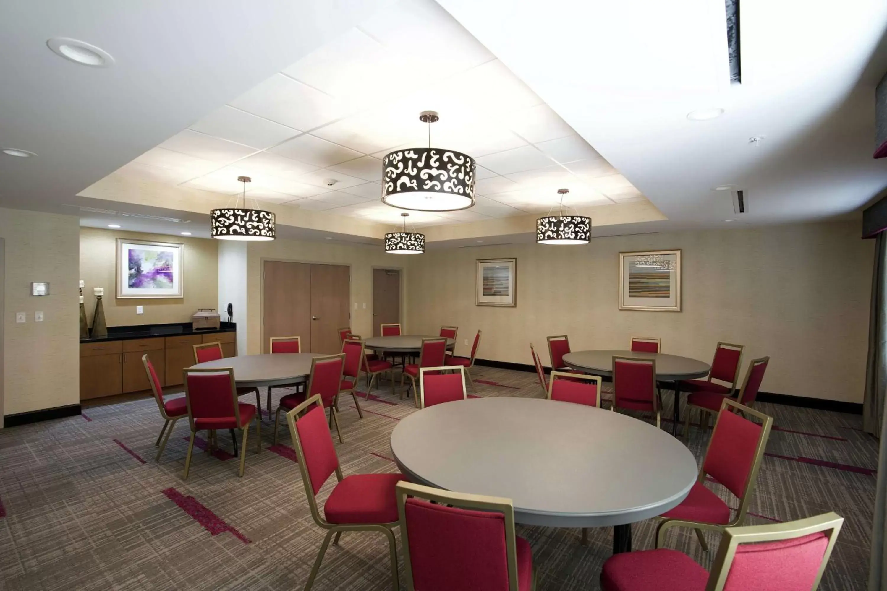 Meeting/conference room, Restaurant/Places to Eat in Hampton Inn & Suites Ridgeland