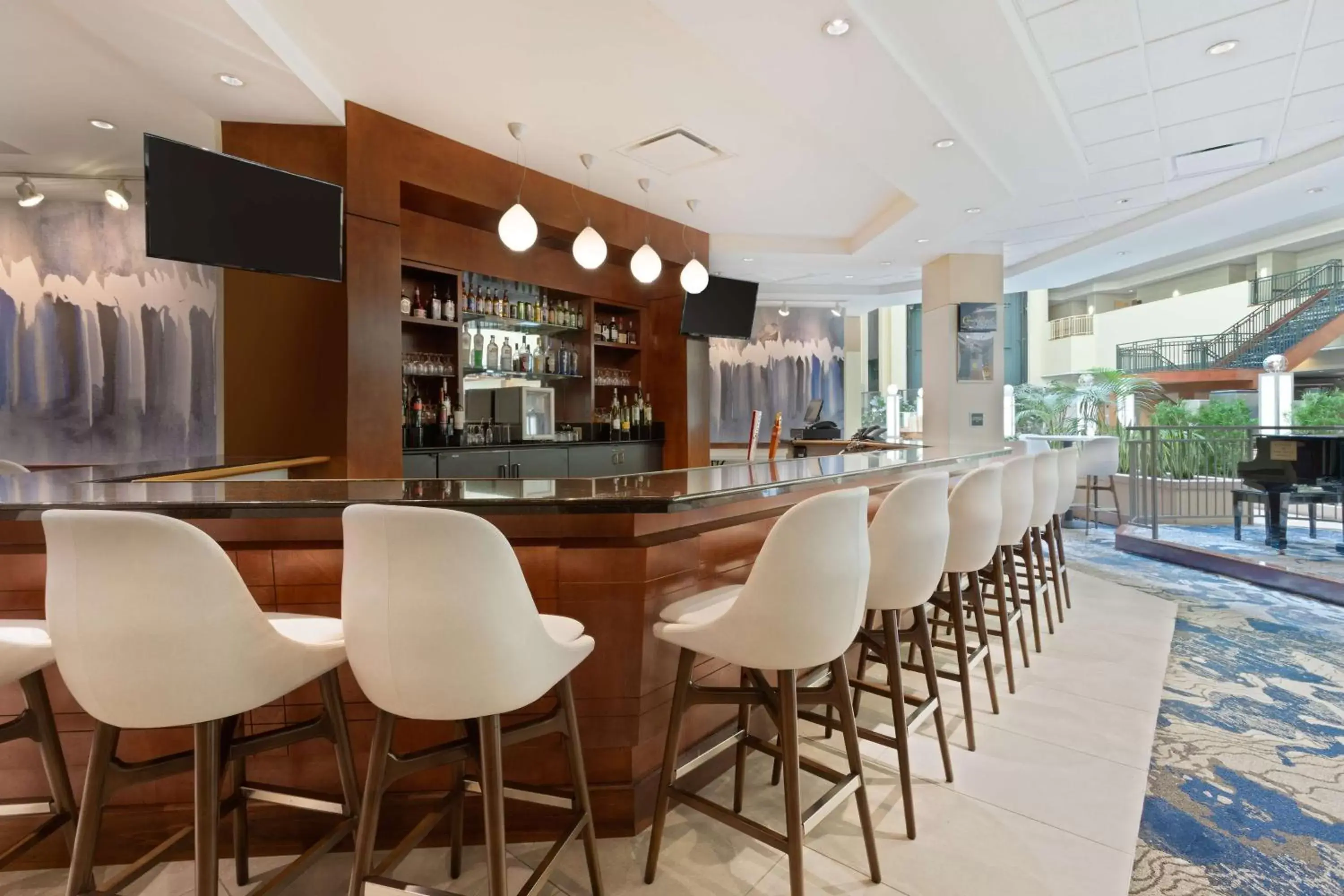 Lounge or bar, Lounge/Bar in Embassy Suites by Hilton Tampa USF Near Busch Gardens