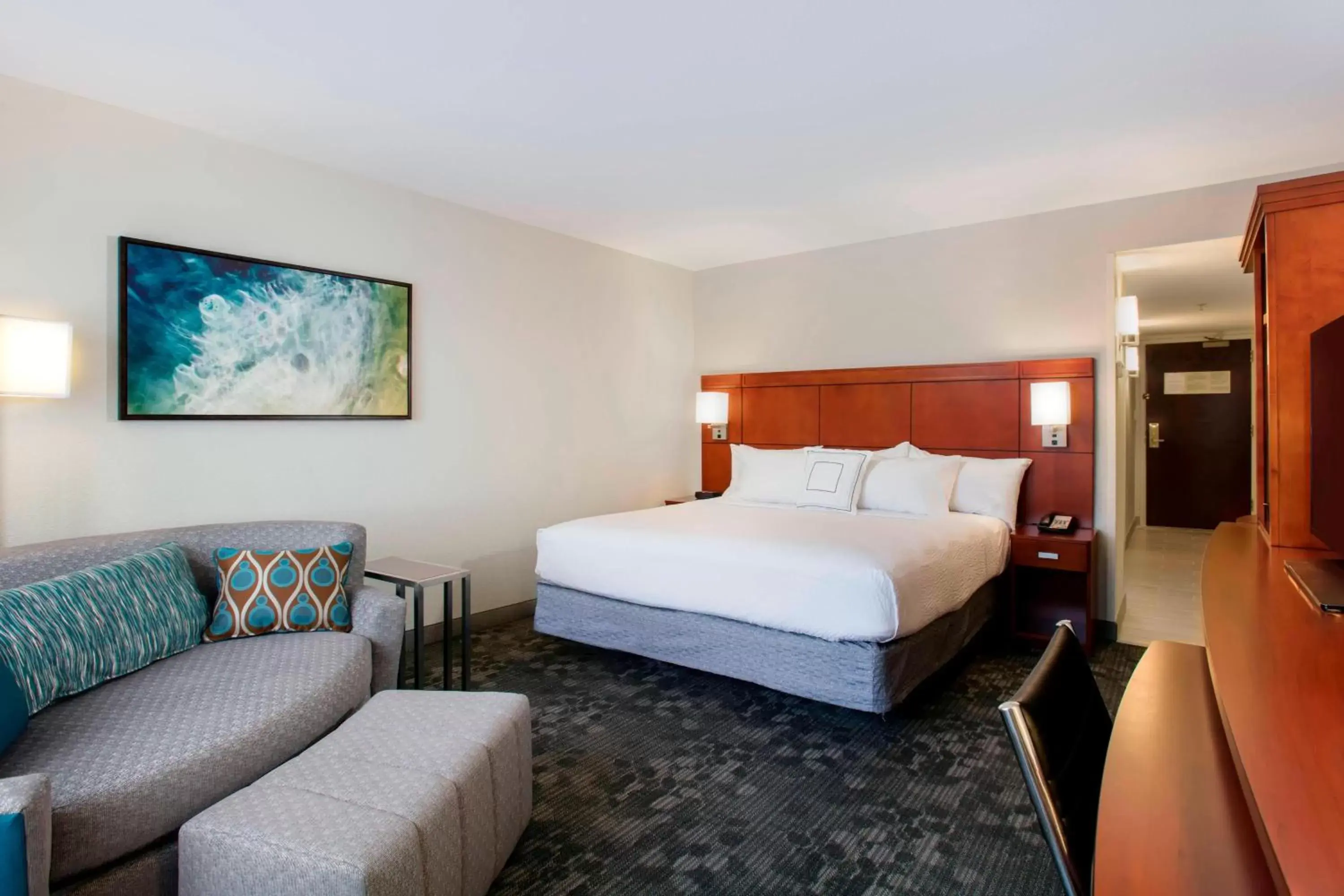 Photo of the whole room, Bed in Courtyard by Marriott Myrtle Beach Barefoot Landing