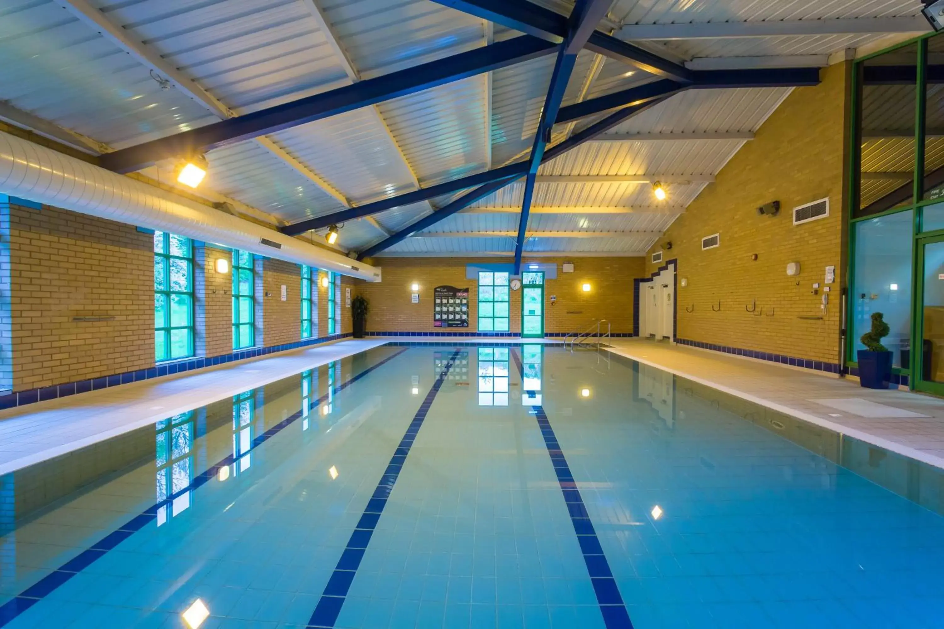Swimming Pool in Holiday Inn Rugby-Northampton M1 Jct18, an IHG Hotel