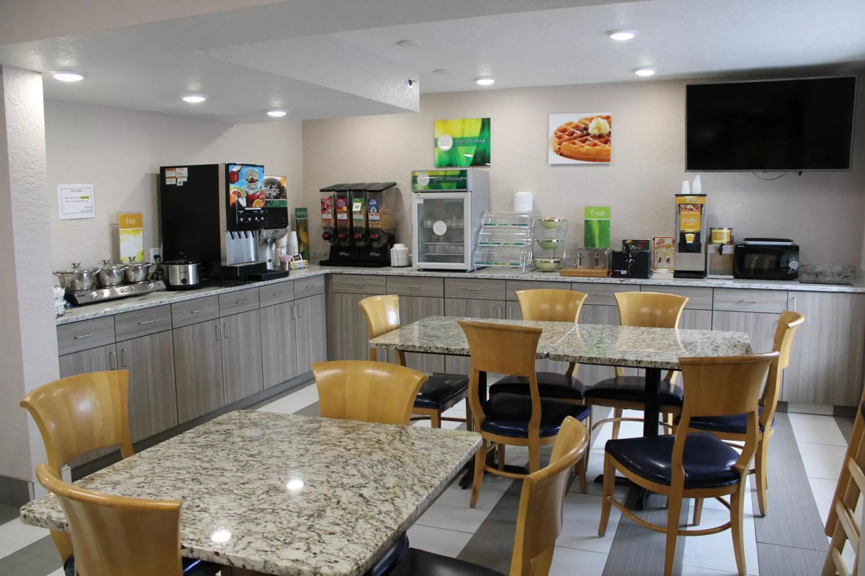 Continental breakfast, Restaurant/Places to Eat in Quality Inn