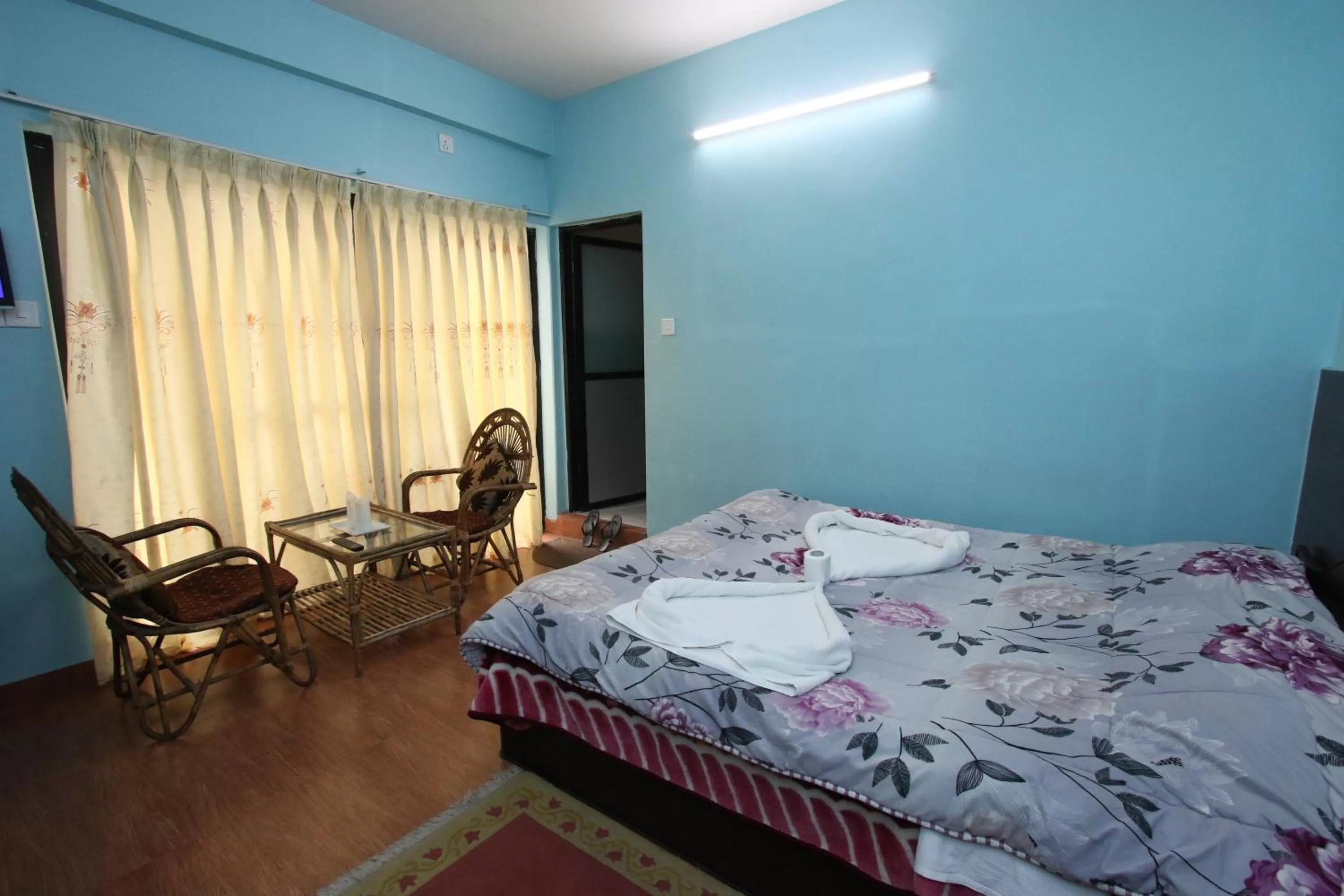 Photo of the whole room, Bed in The North Face Inn