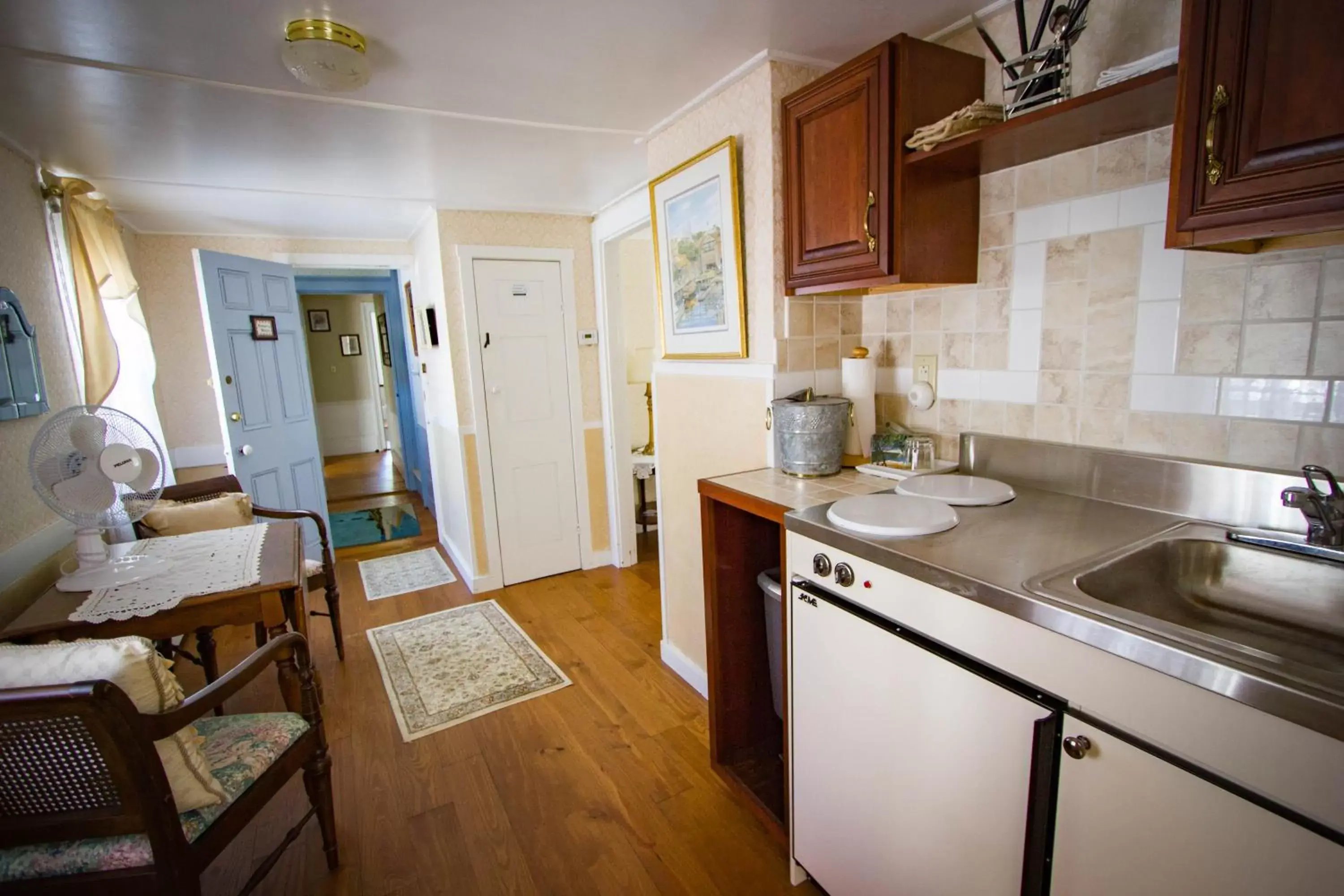 Property building, Kitchen/Kitchenette in Sally Webster Inn