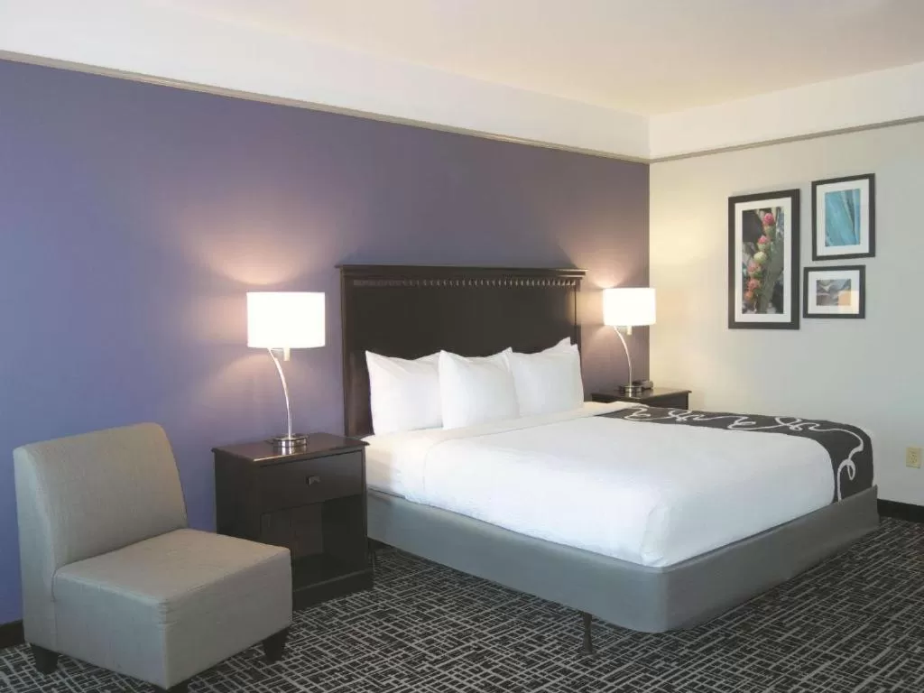 Bed in La Quinta by Wyndham Dumas