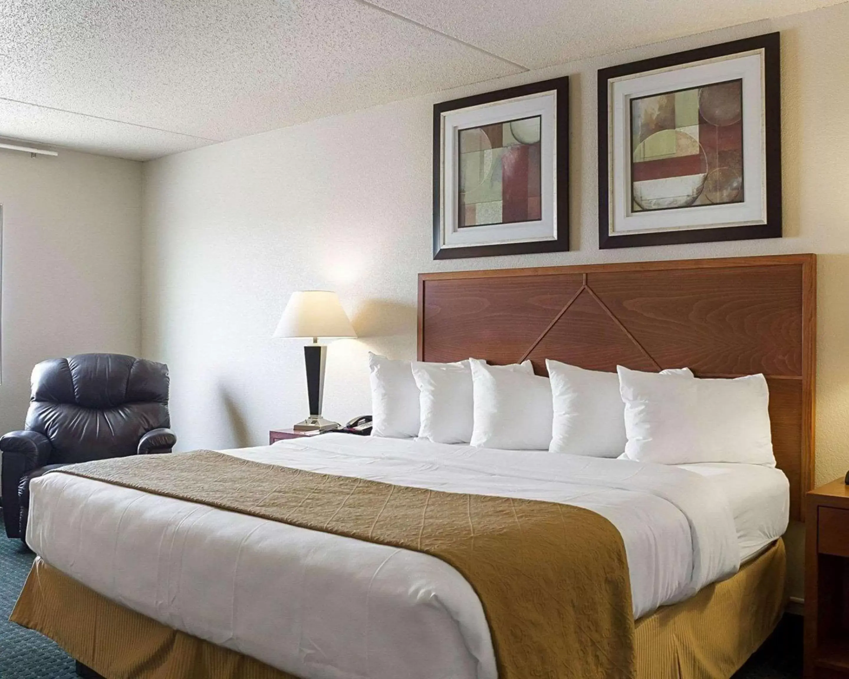 Photo of the whole room, Bed in Quality Inn & Suites Conference Center and Water Park