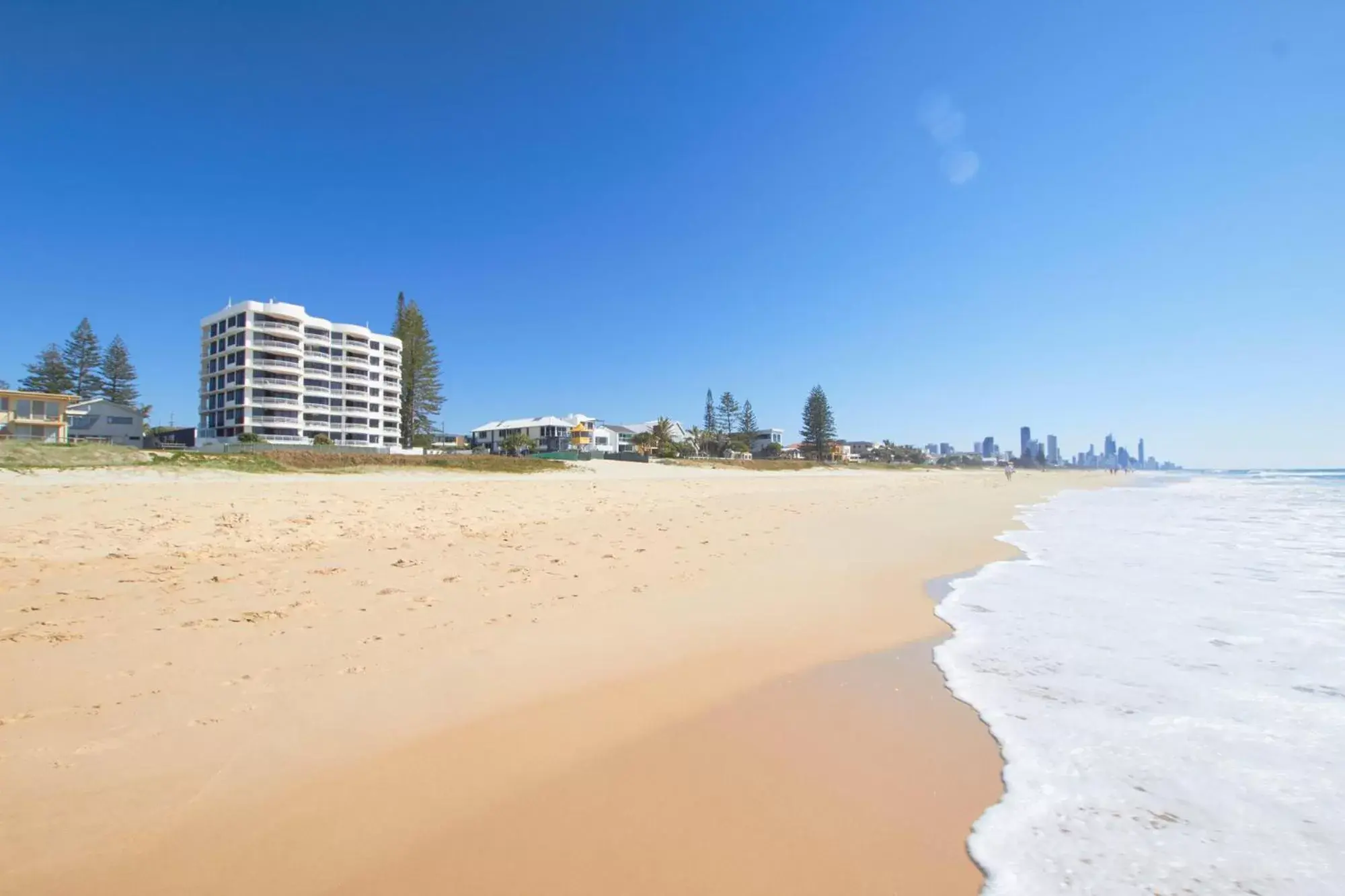 Beach in Albatross North Apartments