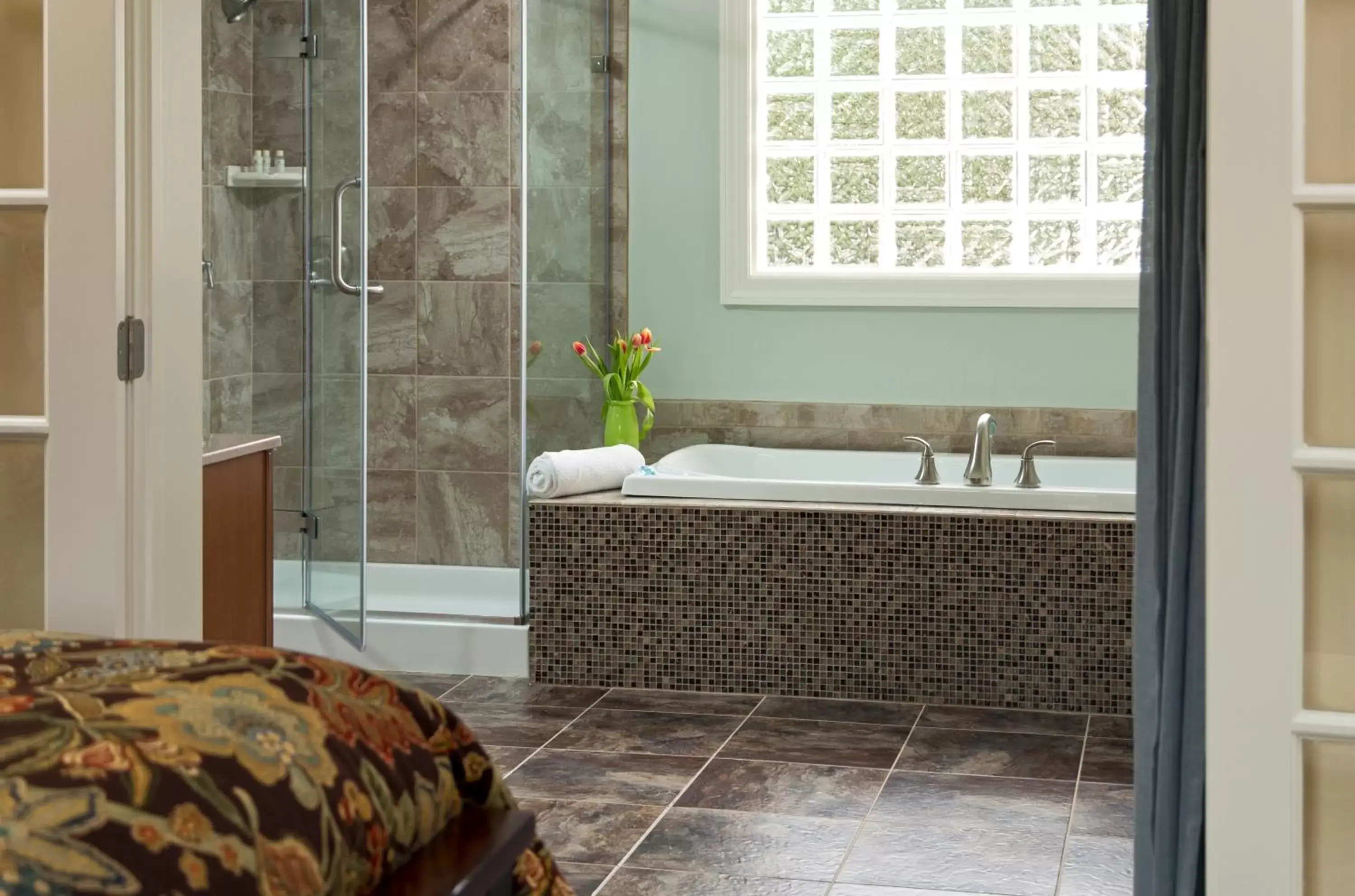 Bathroom in Inn at Huntingfield Creek