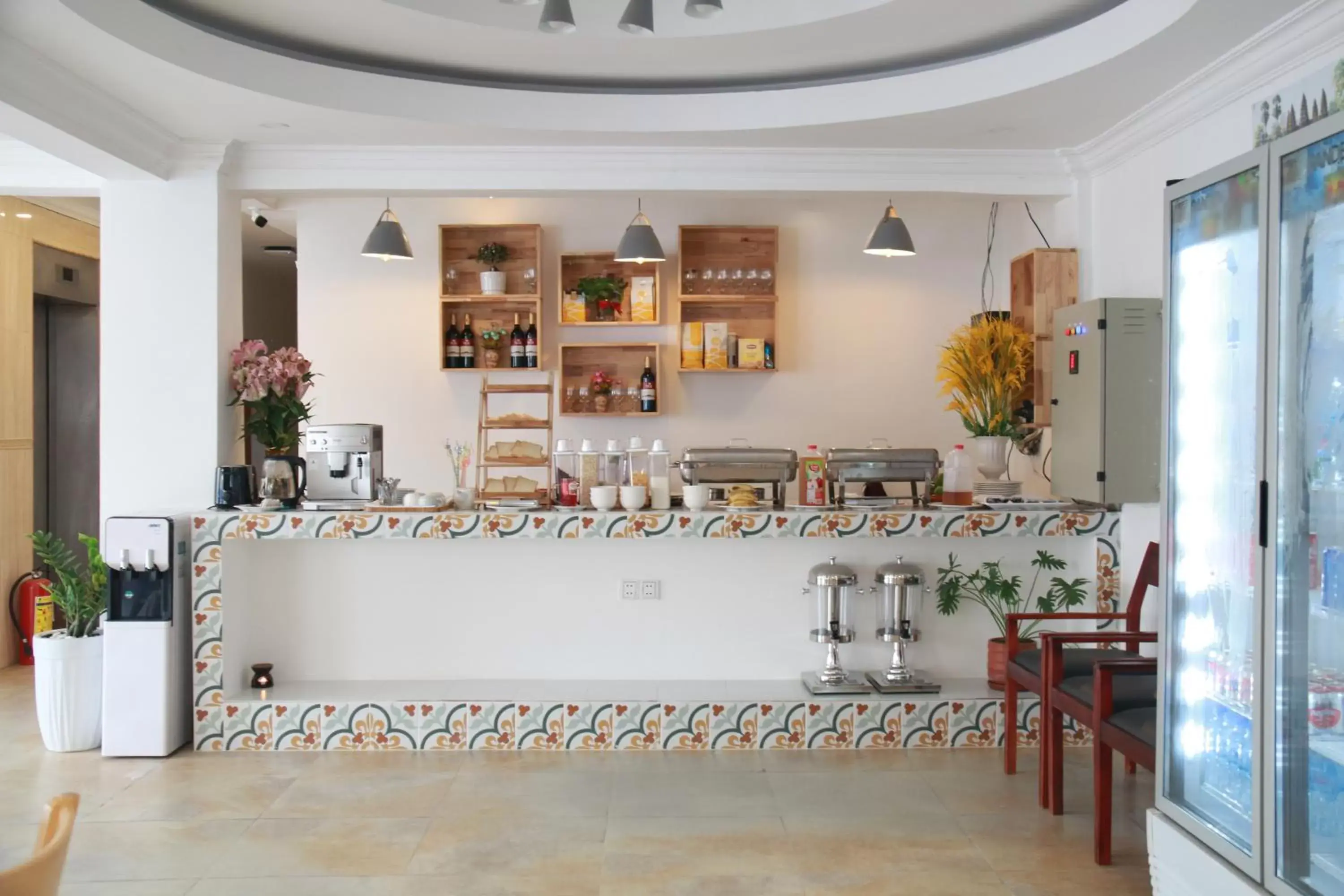 Breakfast in White Corner Hotel Breakfast in White Corner Hotel