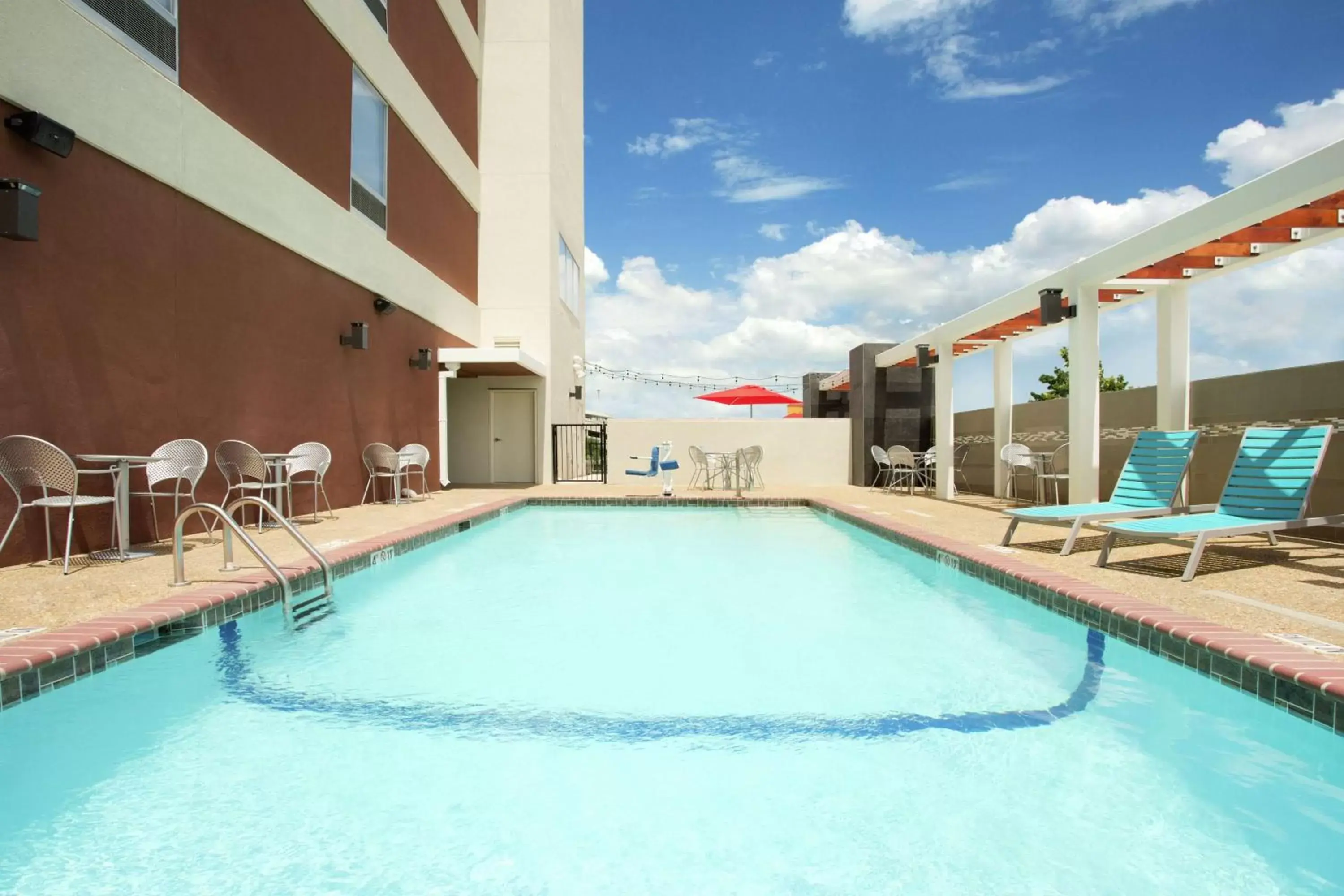 Property building, Swimming Pool in Home2 Suites by Hilton San Antonio Airport, TX