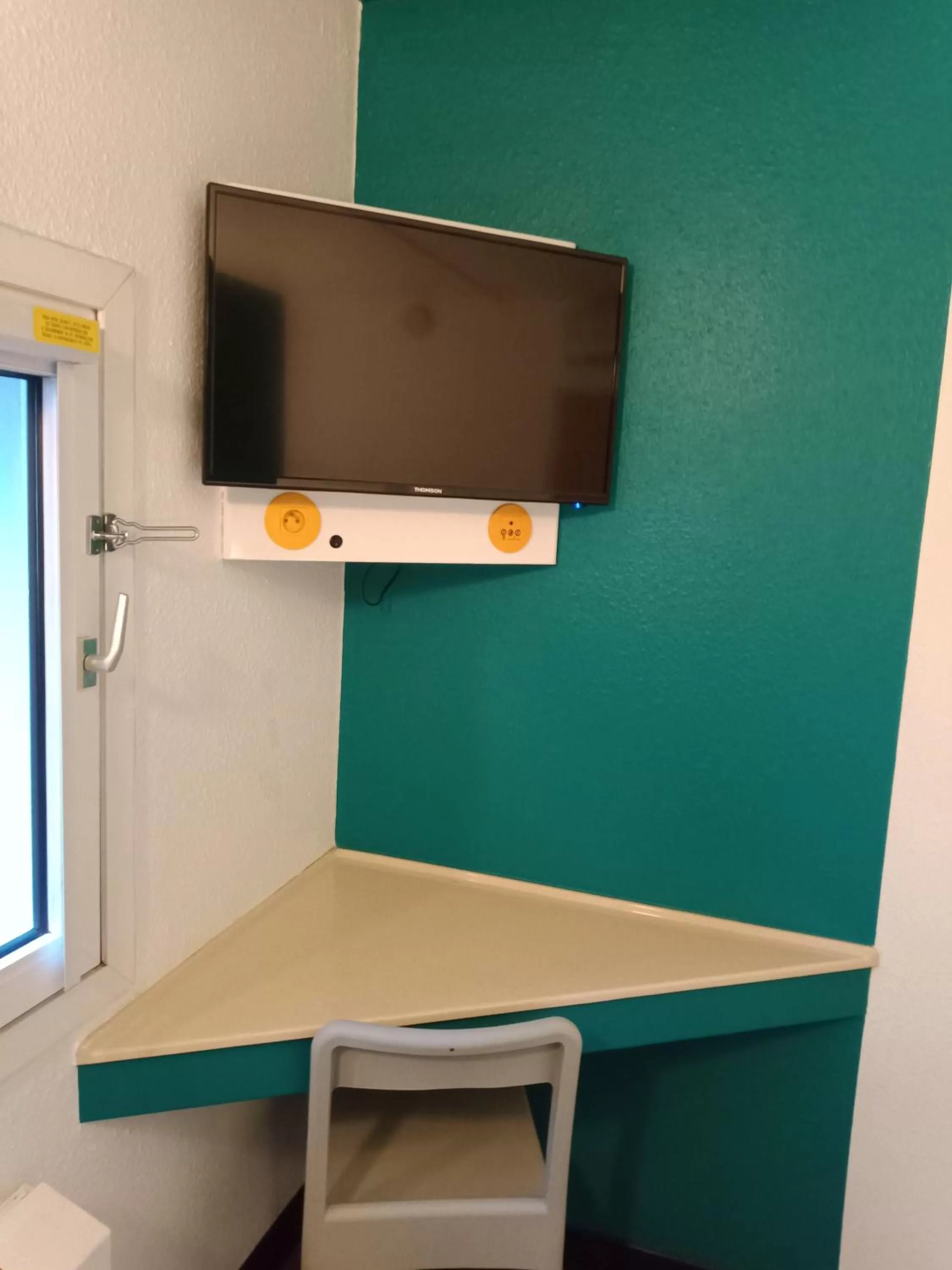 TV and multimedia in chicÔtel Périgueux Boulazac