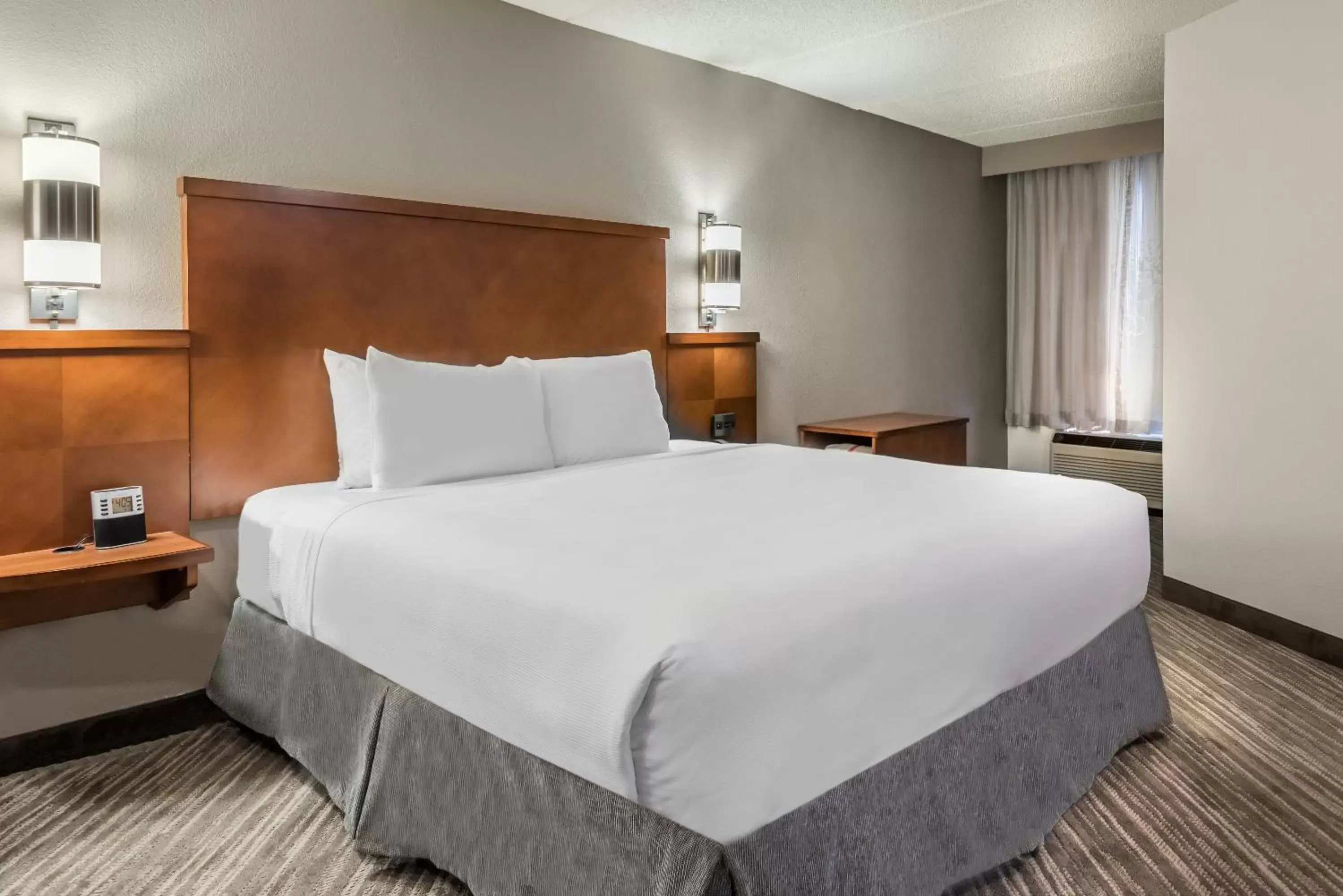 King Room with Accessible Tub - Disability Access in Hyatt Place Atlanta Duluth Johns Creek