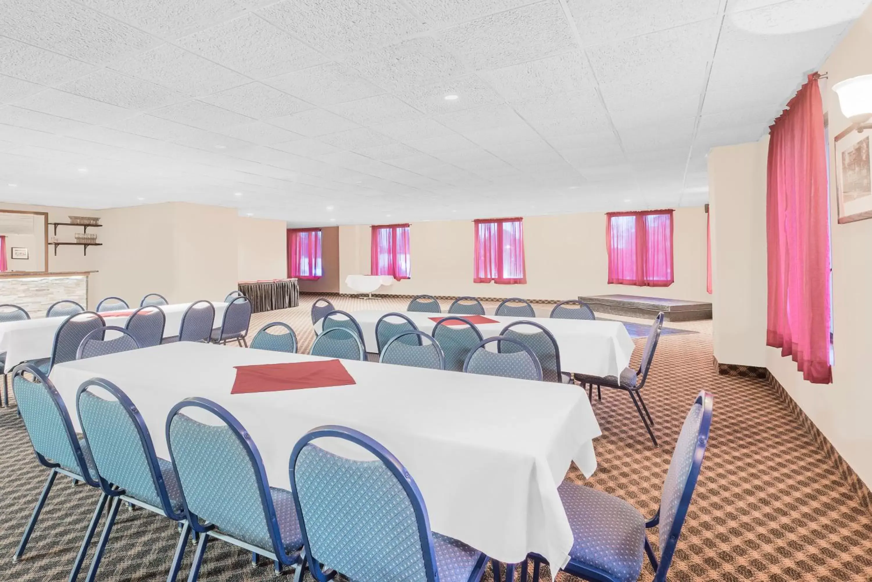 Banquet/Function facilities in Days Inn by Wyndham Springfield/Phil.Intl Airport