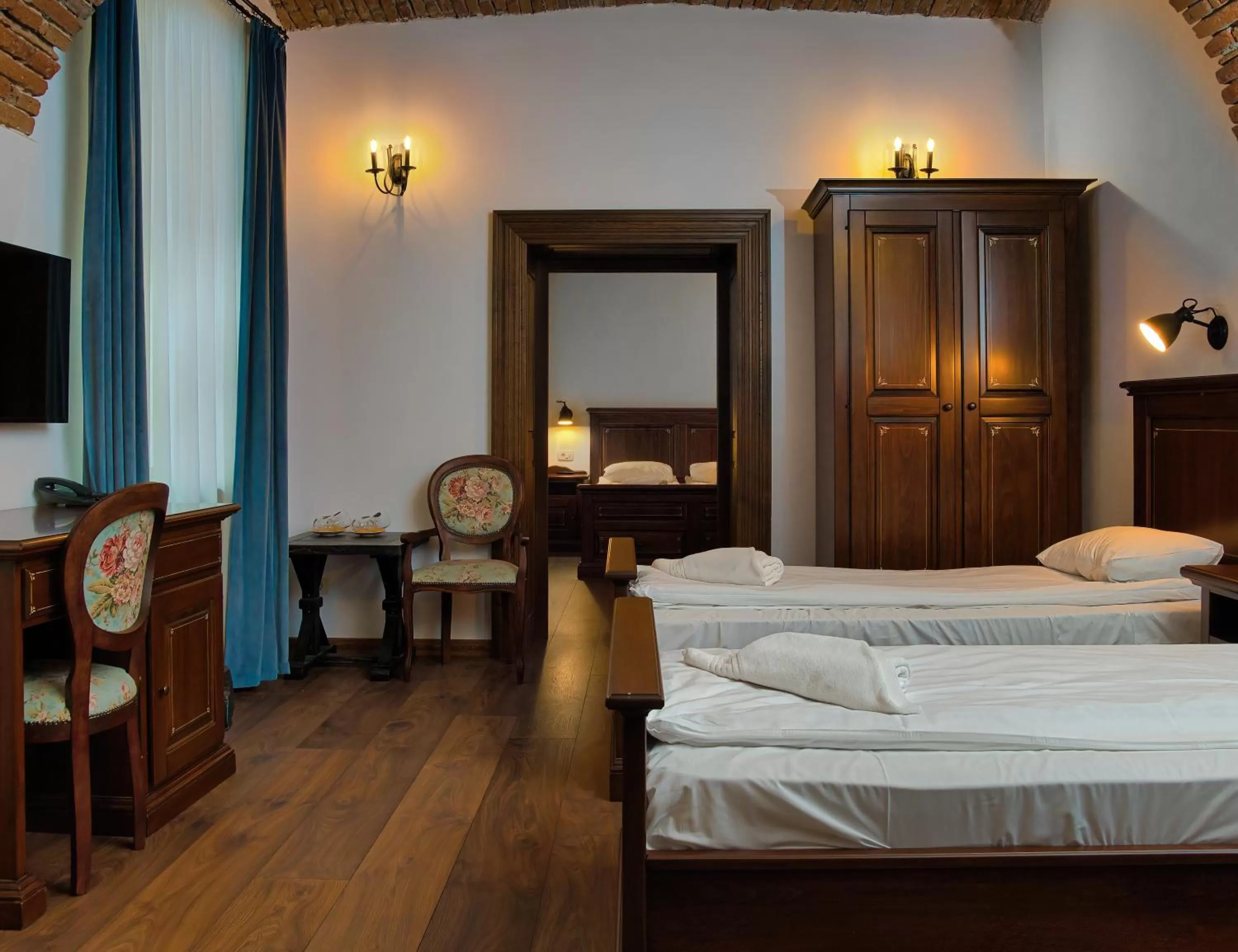 Bed in HOTEL BOUTIQUE CASA CHITIC -HOTEL AND RESTAURANT Str Johann Gott nr7