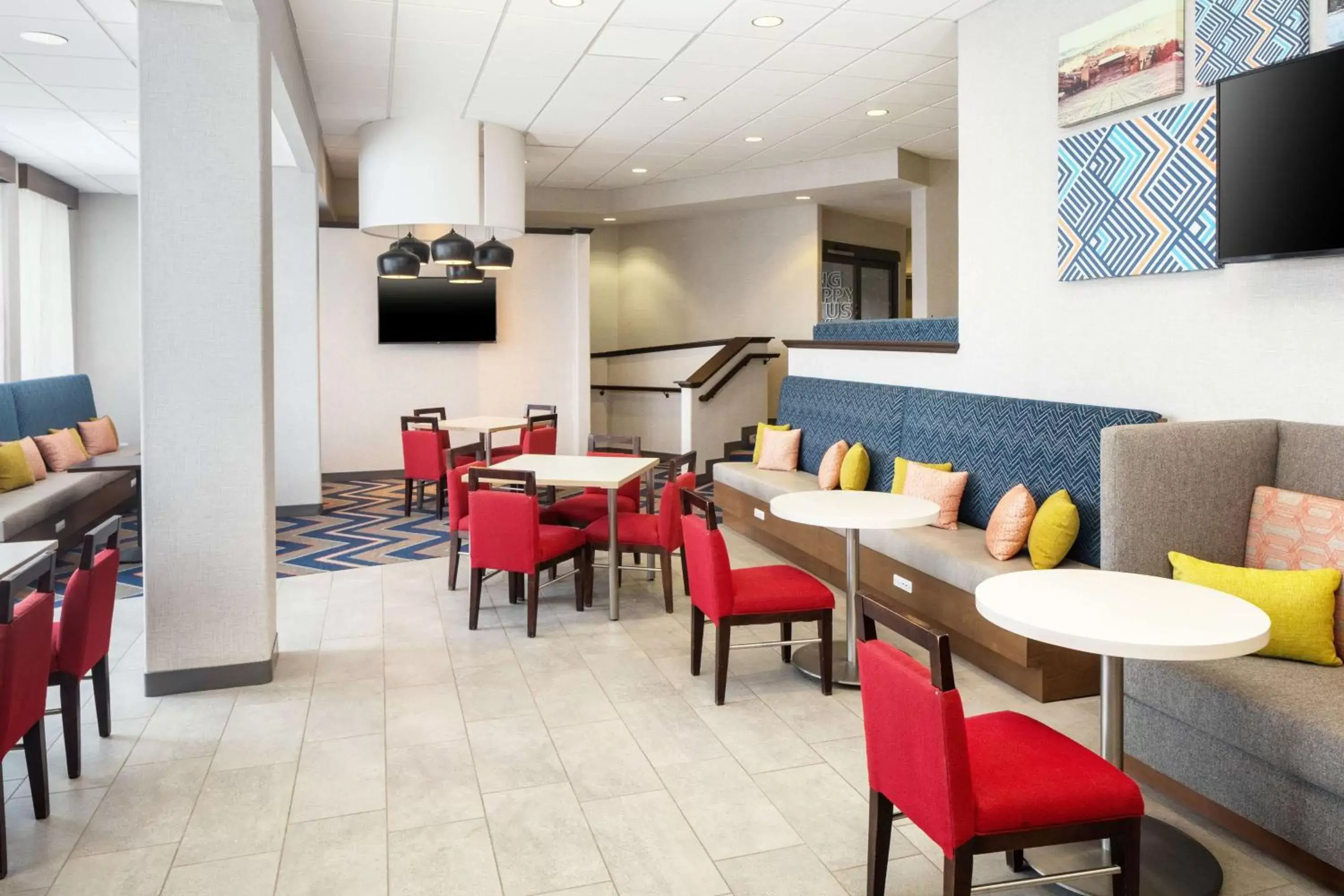 Lobby or reception, Restaurant/Places to Eat in Hampton Inn & Suites Parker