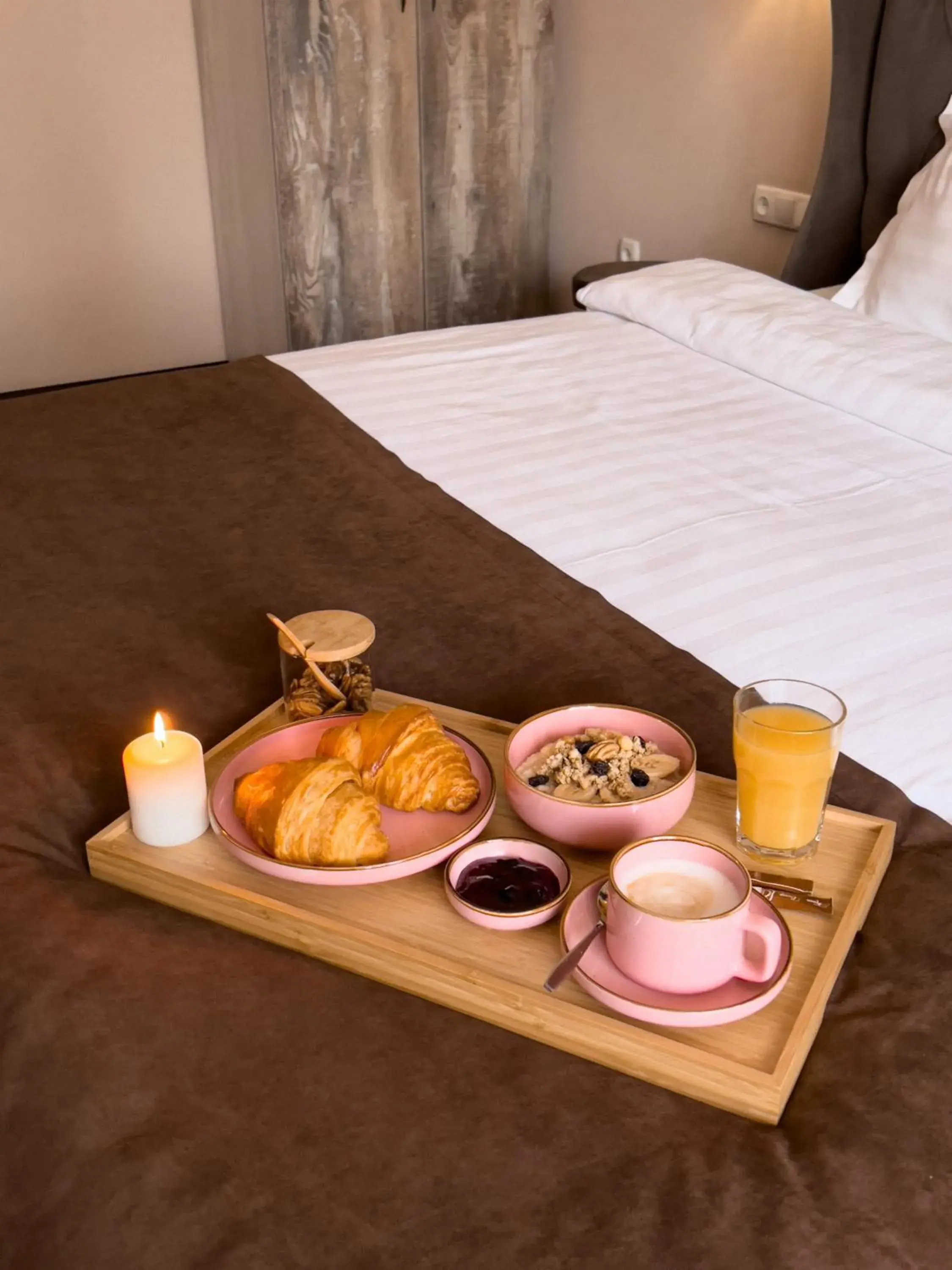 Breakfast, Bed in Keremet Hotel