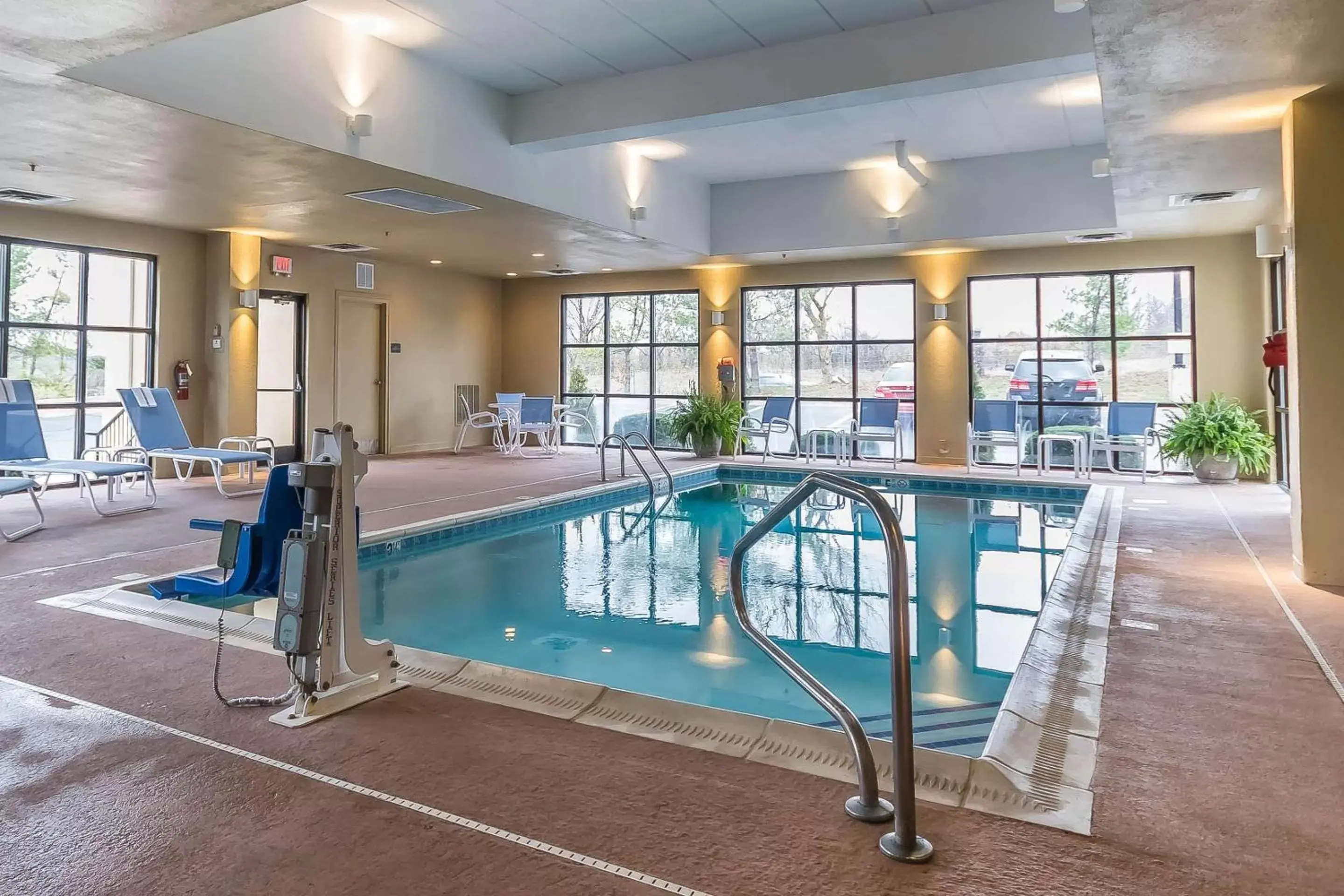 On site, Swimming Pool in Comfort Inn & Suites Lexington