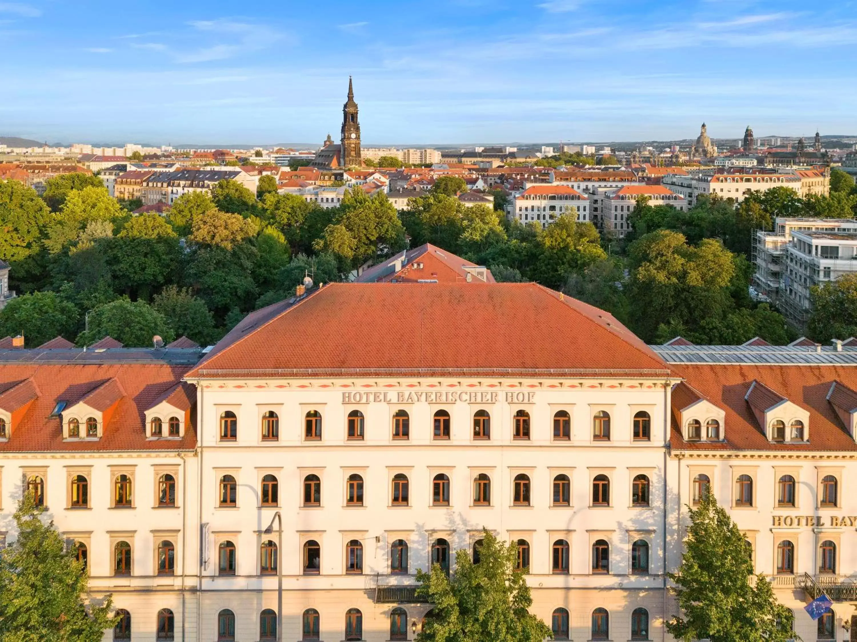 Property building in Hotel Bayerischer Hof Dresden