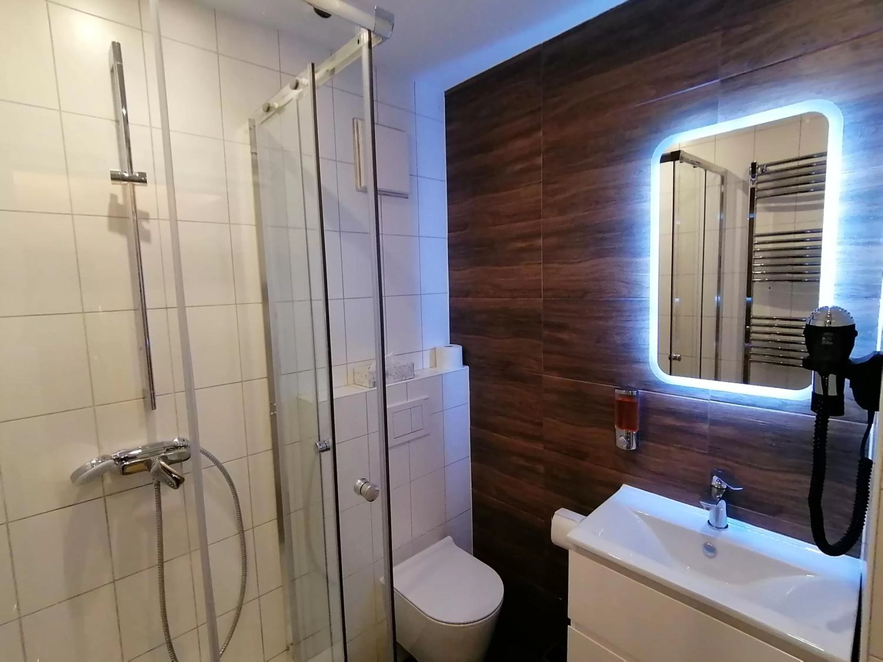 Bathroom in GOLDEN STAR - Premium Apartments