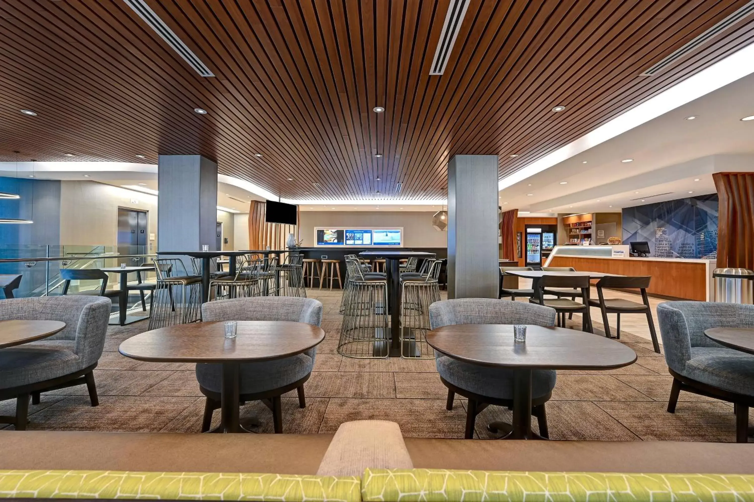 Lobby or reception, Lounge/Bar in SpringHill Suites by Marriott Albuquerque University Area