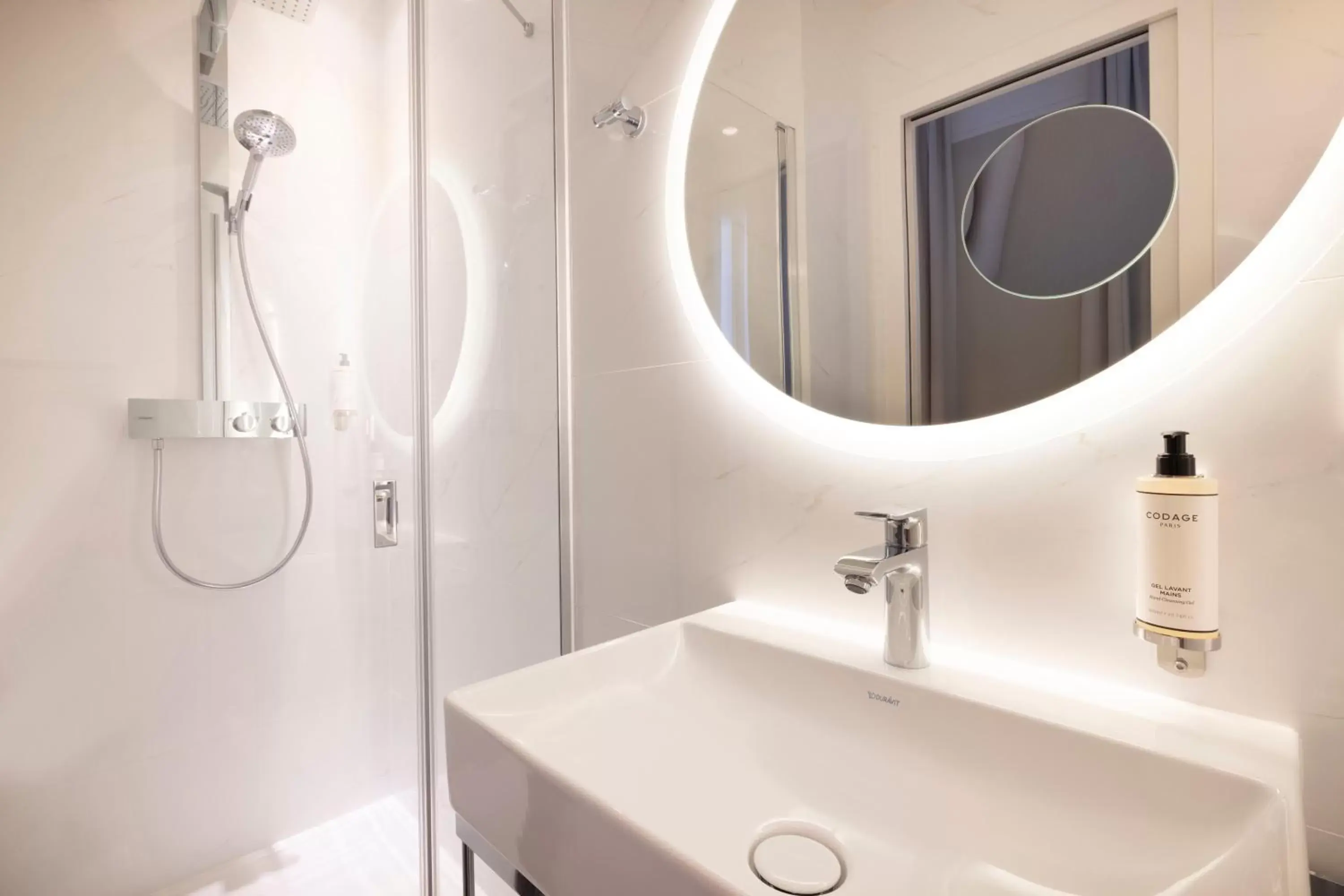 Shower, Bathroom in Hotel Duminy-Vendome