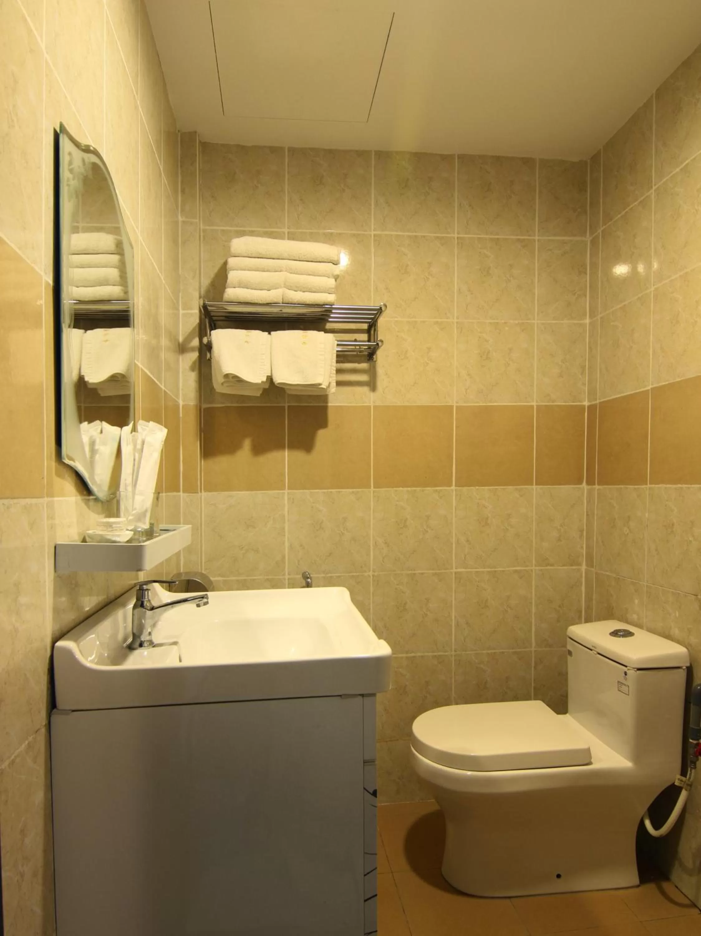 Bathroom in TIONG HUA HOTEL