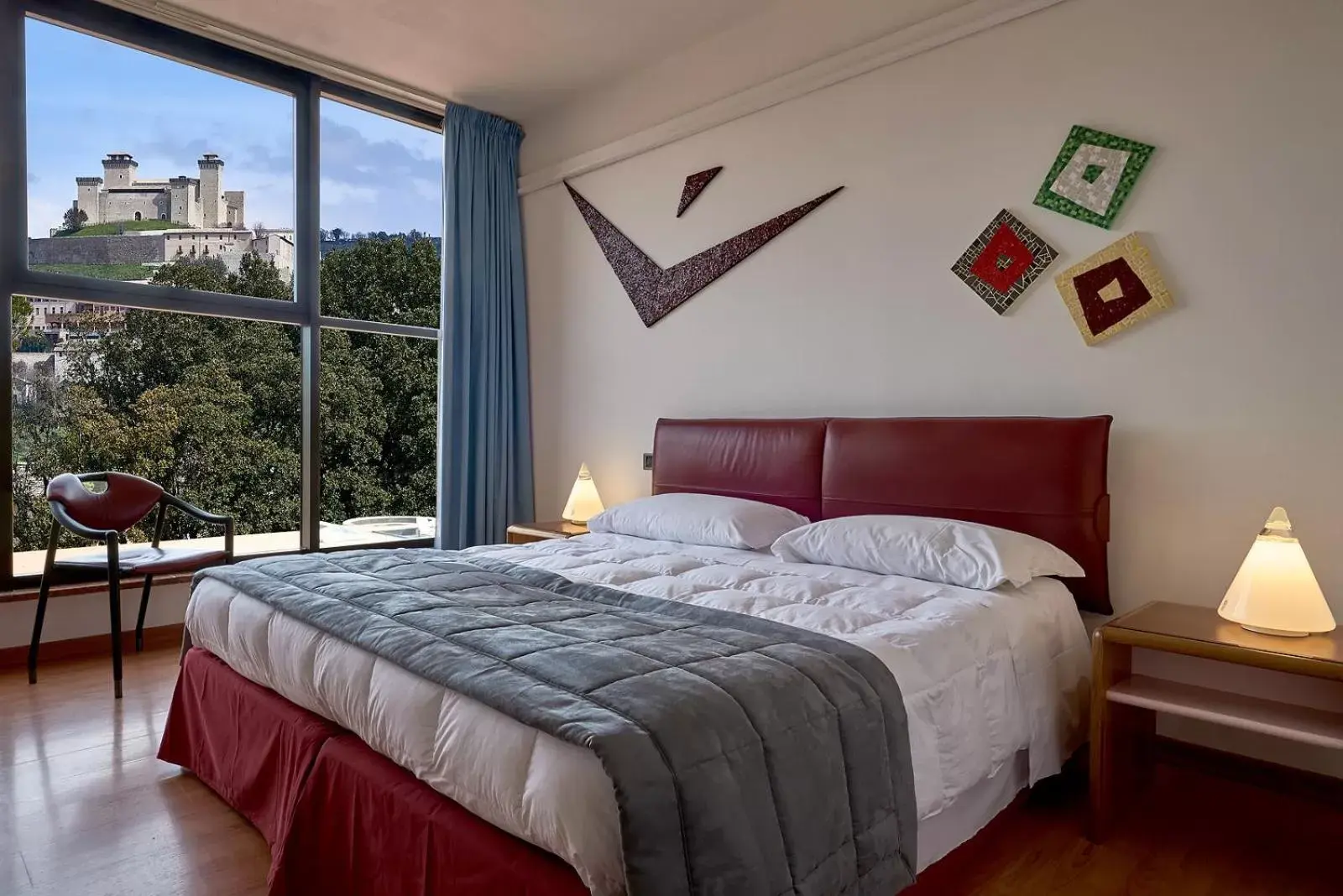 Photo of the whole room, Bed in Albornoz Palace Hotel