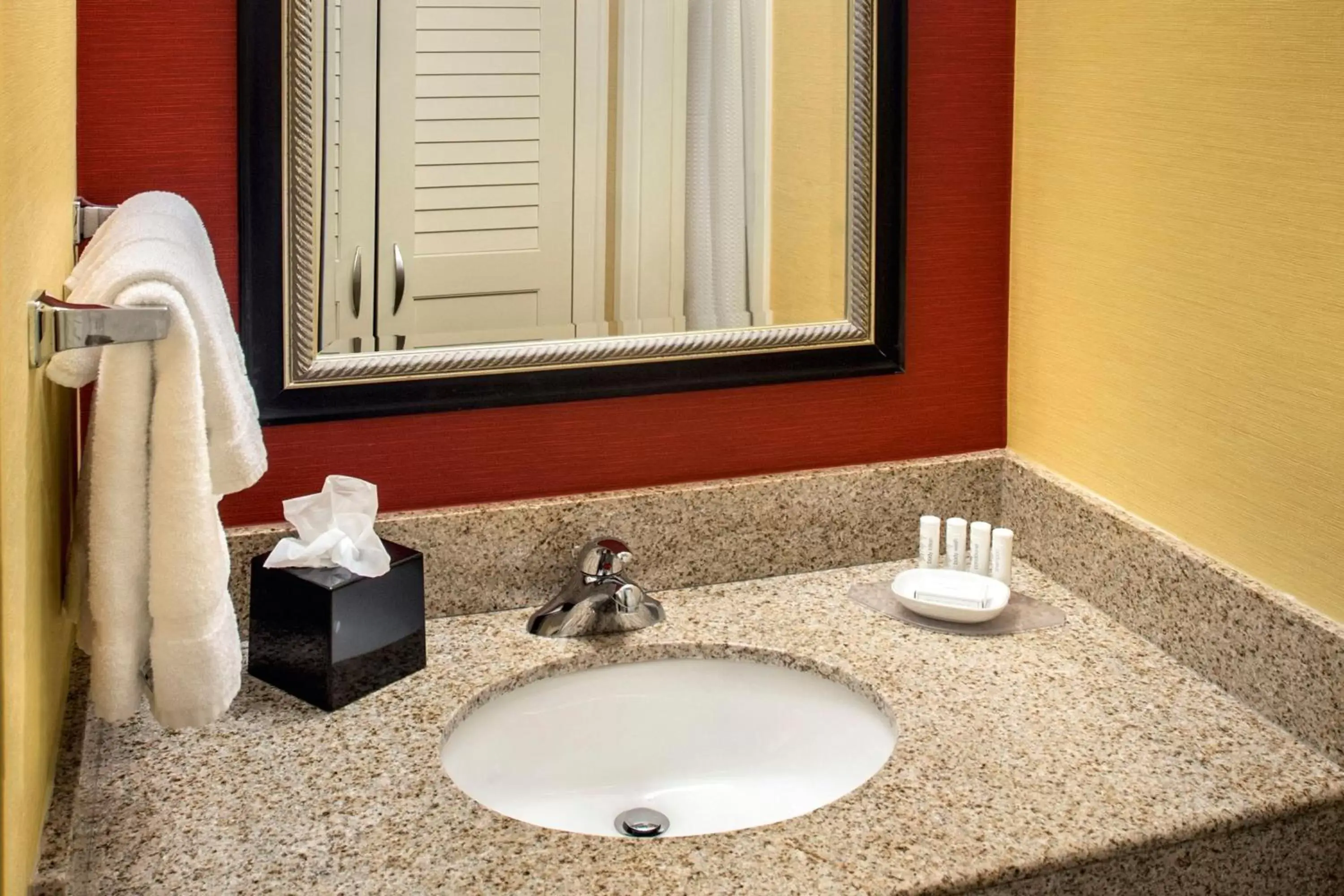 Bathroom in Courtyard by Marriott Tarrytown Westchester County