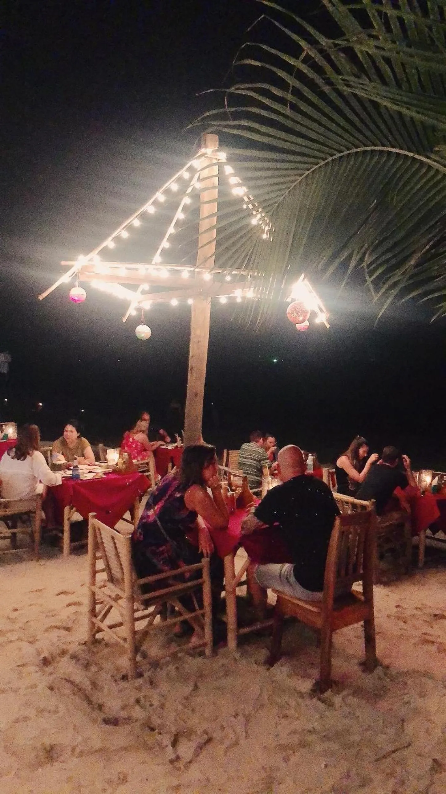 Restaurant/places to eat in Moonwalk Lanta Resort