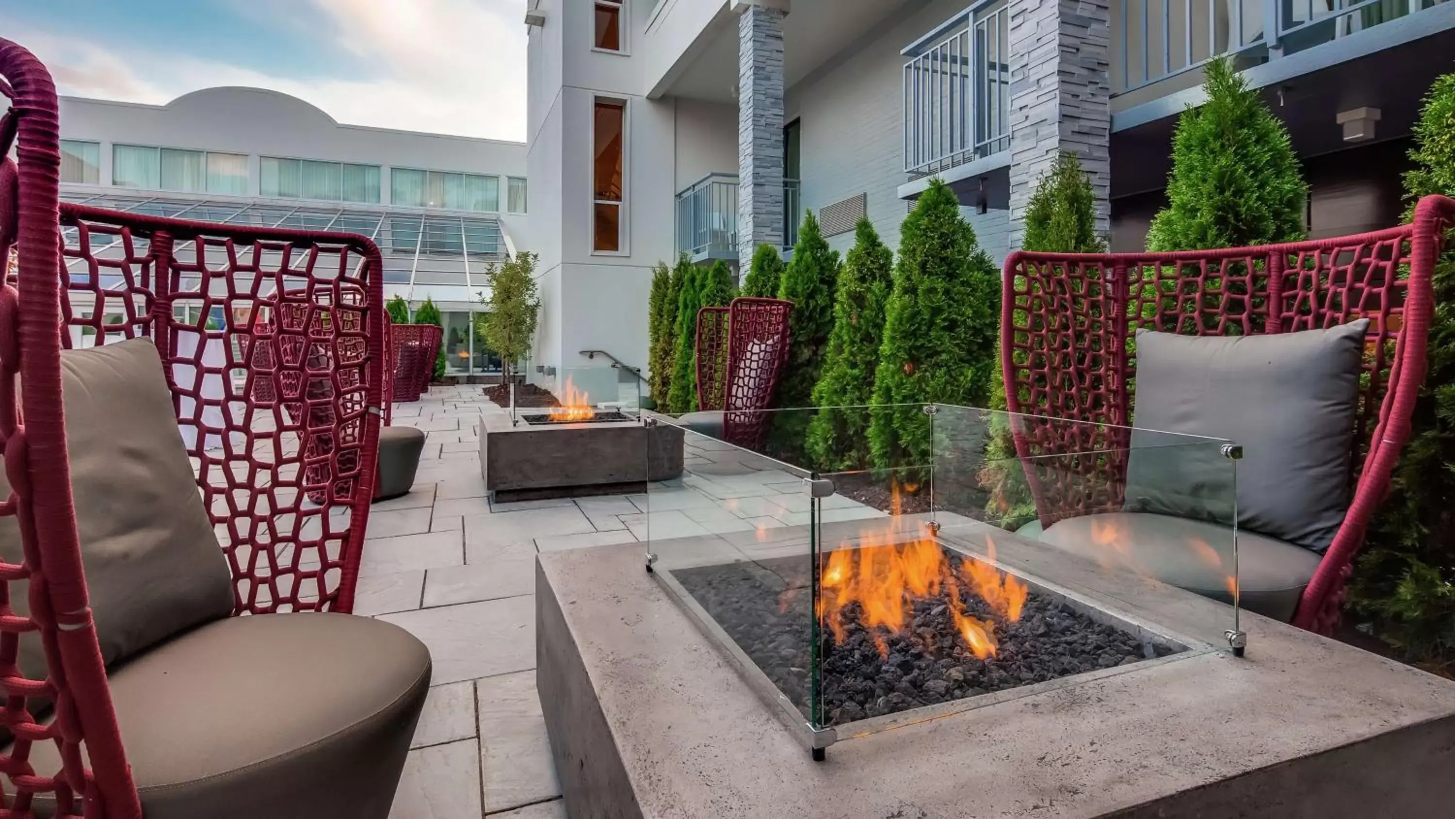 Inner courtyard view in The Kingsley Bloomfield Hills - a DoubleTree by Hilton