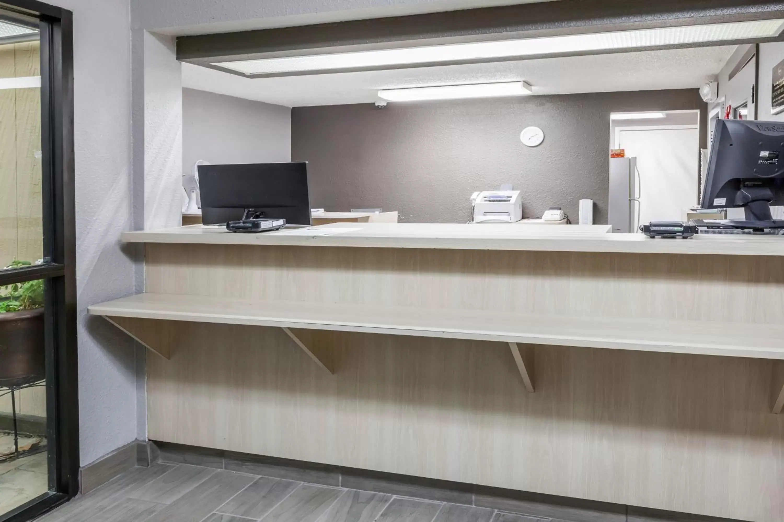 Lobby or reception in Knights Inn Flint Lobby or reception in Knights Inn Flint