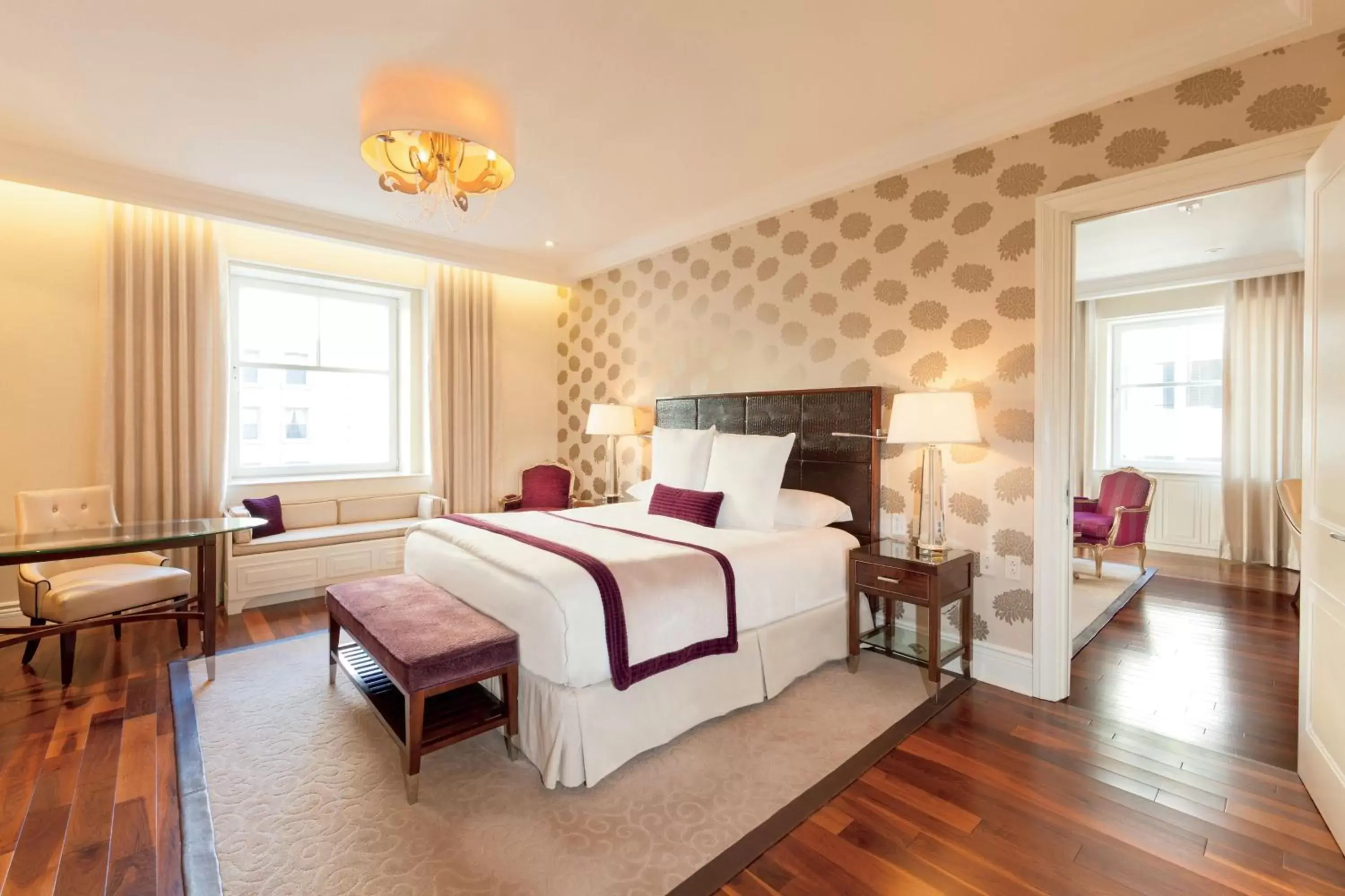 Bedroom, Bed in The Ritz-Carlton, Montreal