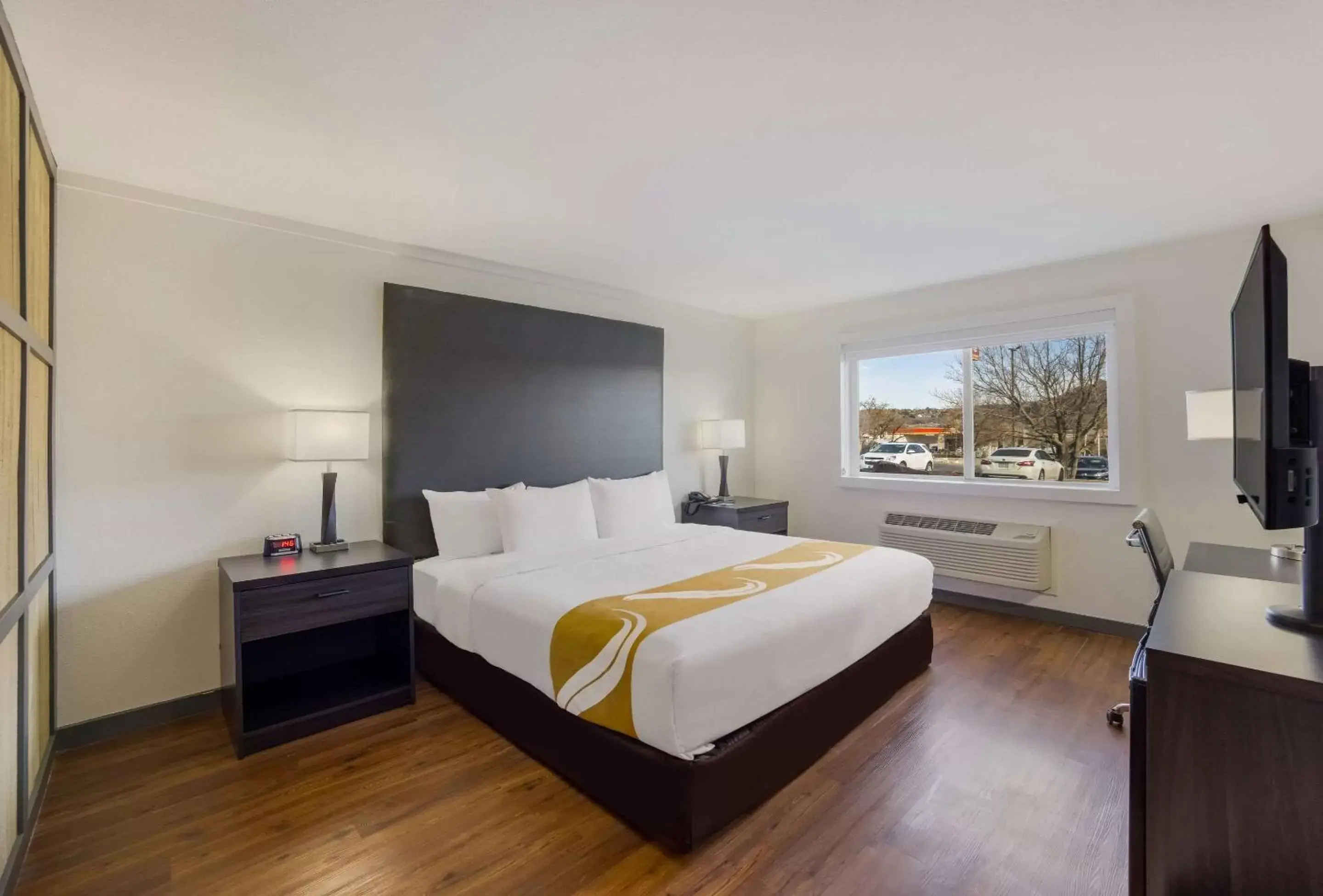 Bedroom, Bed in Quality Inn & Suites Castle Rock SW Denver