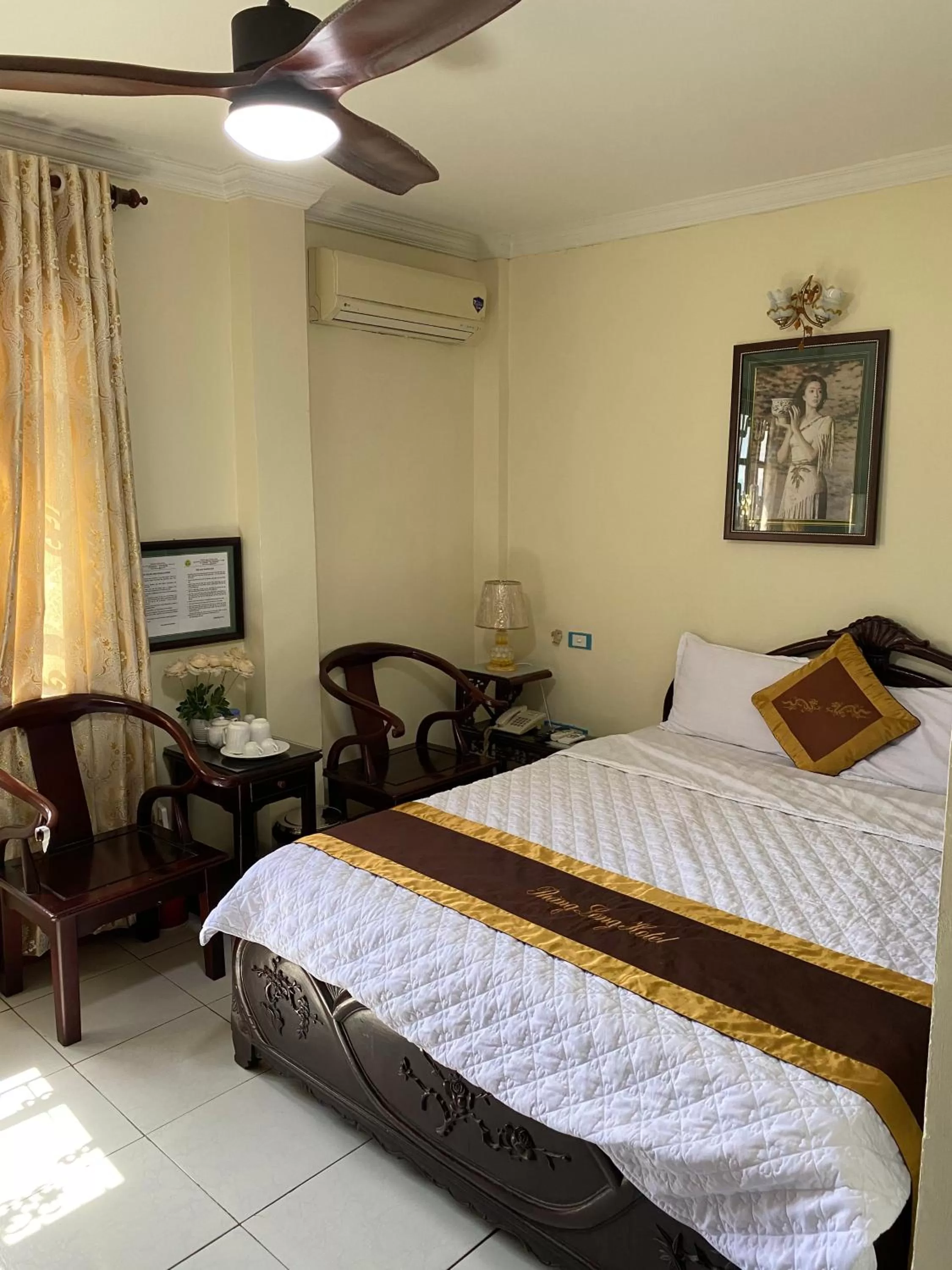 Photo of the whole room, Bed in Thang Long Hotel