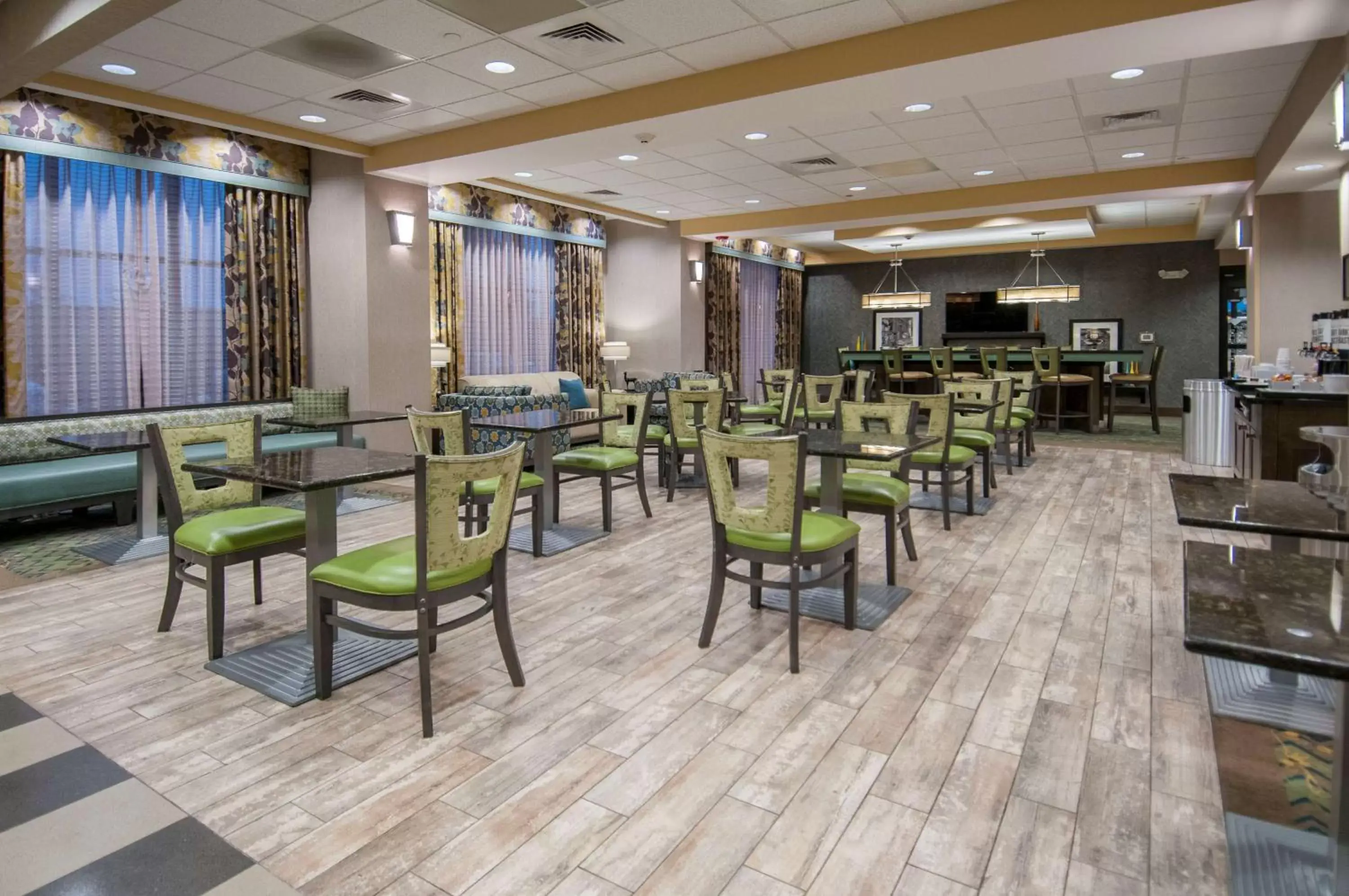 Lobby or reception, Restaurant/Places to Eat in Hampton Inn Hernando, MS