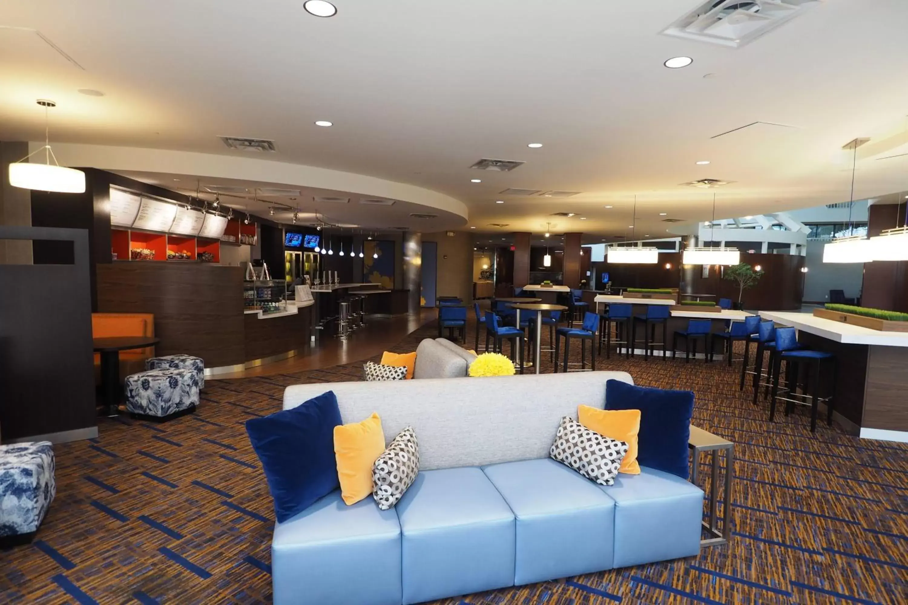 Restaurant/places to eat, Lounge/Bar in Courtyard by Marriott Columbus West/Hilliard