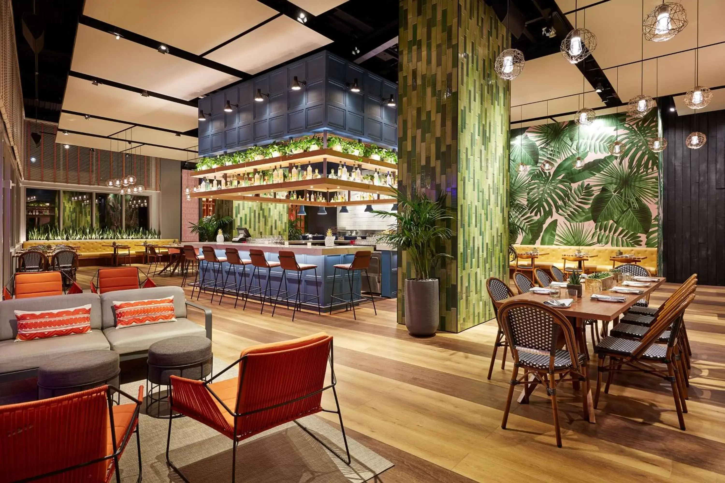 Lounge or bar, Restaurant/Places to Eat in The Gabriel Miami Downtown, Curio Collection by Hilton