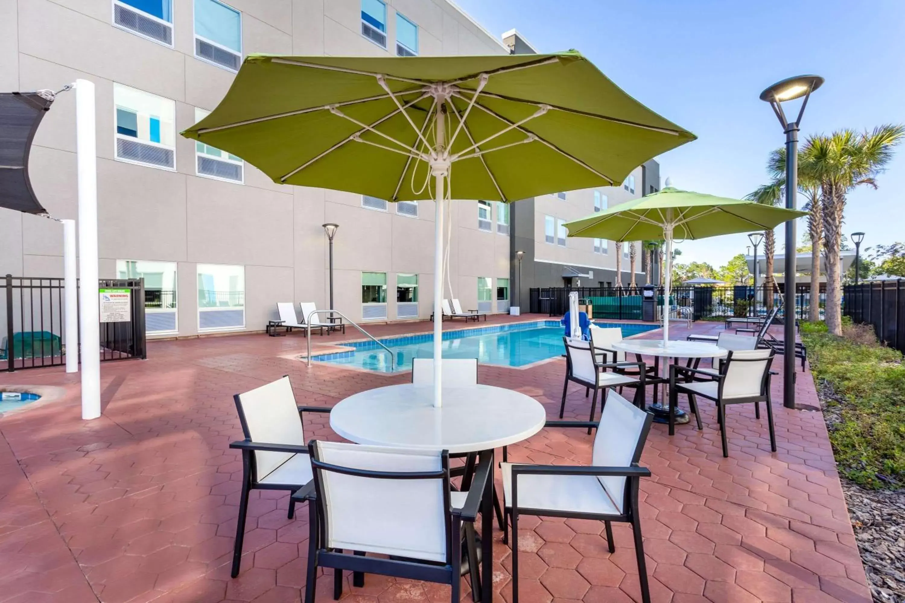 On site, Swimming Pool in La Quinta Inn & Suites by Wyndham Orlando I-Drive Theme Parks