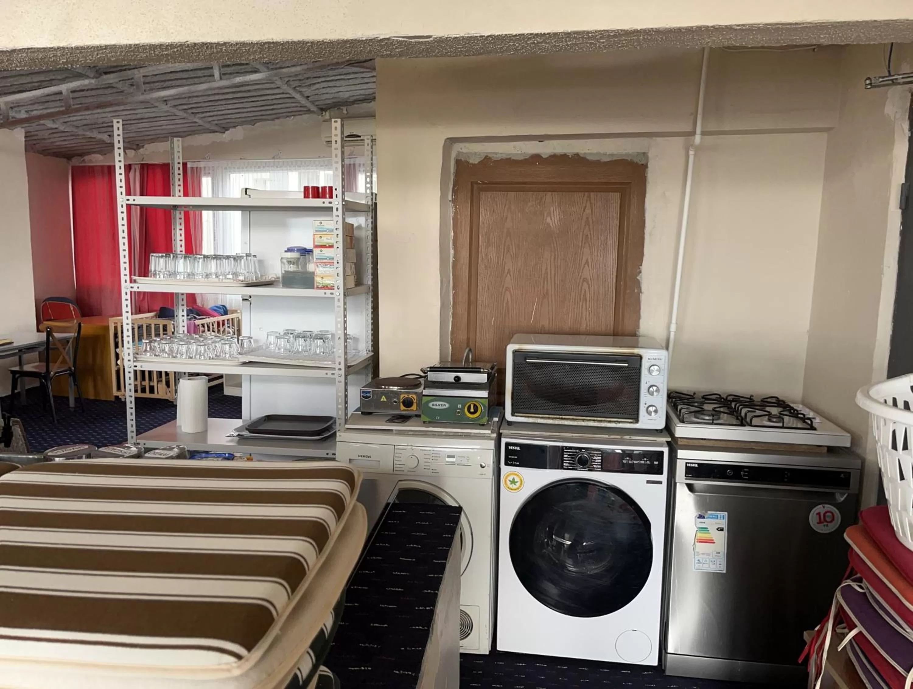 Coffee/tea facilities in Paris Hotel