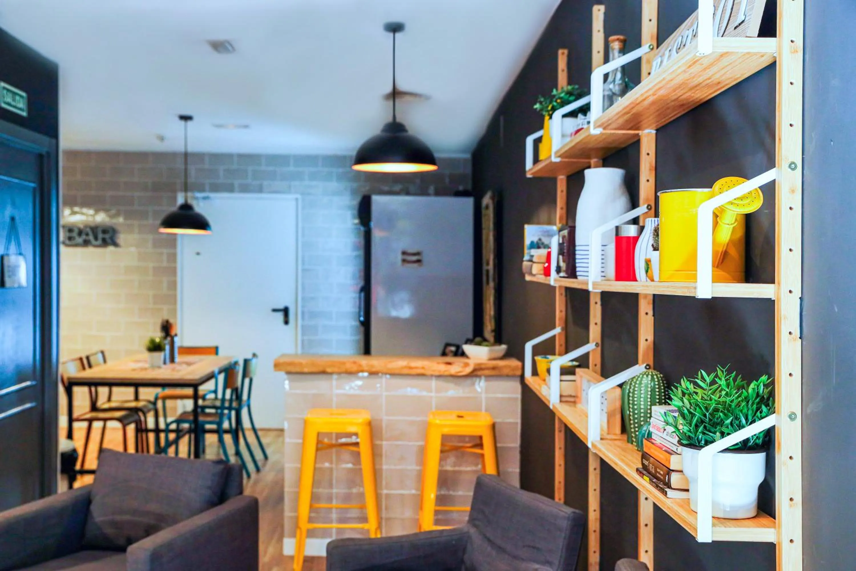 Living room in Factory Hostels Barcelona