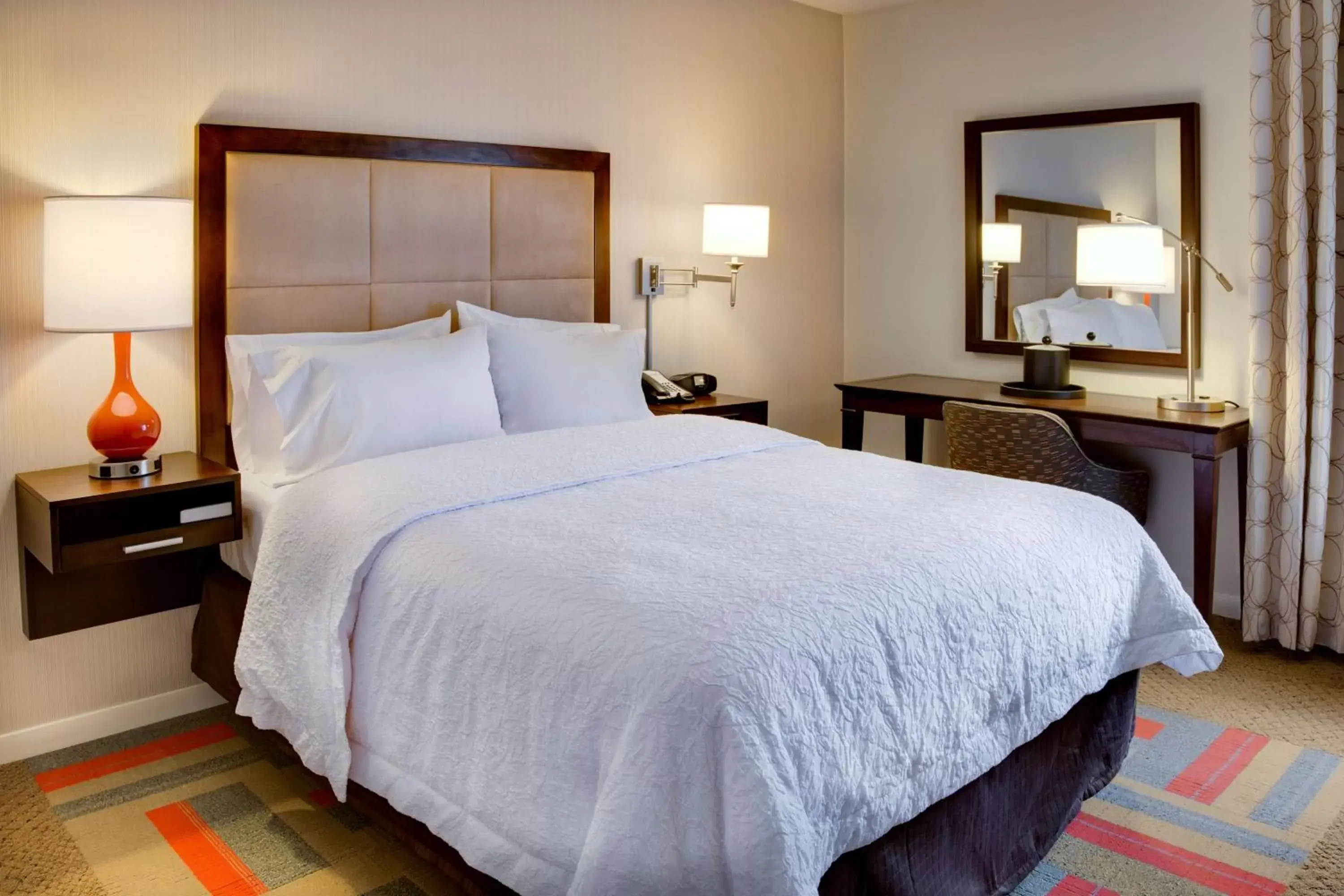 Bed in Hampton Inn Harrisonburg - University Bed in Hampton Inn Harrisonburg - University
