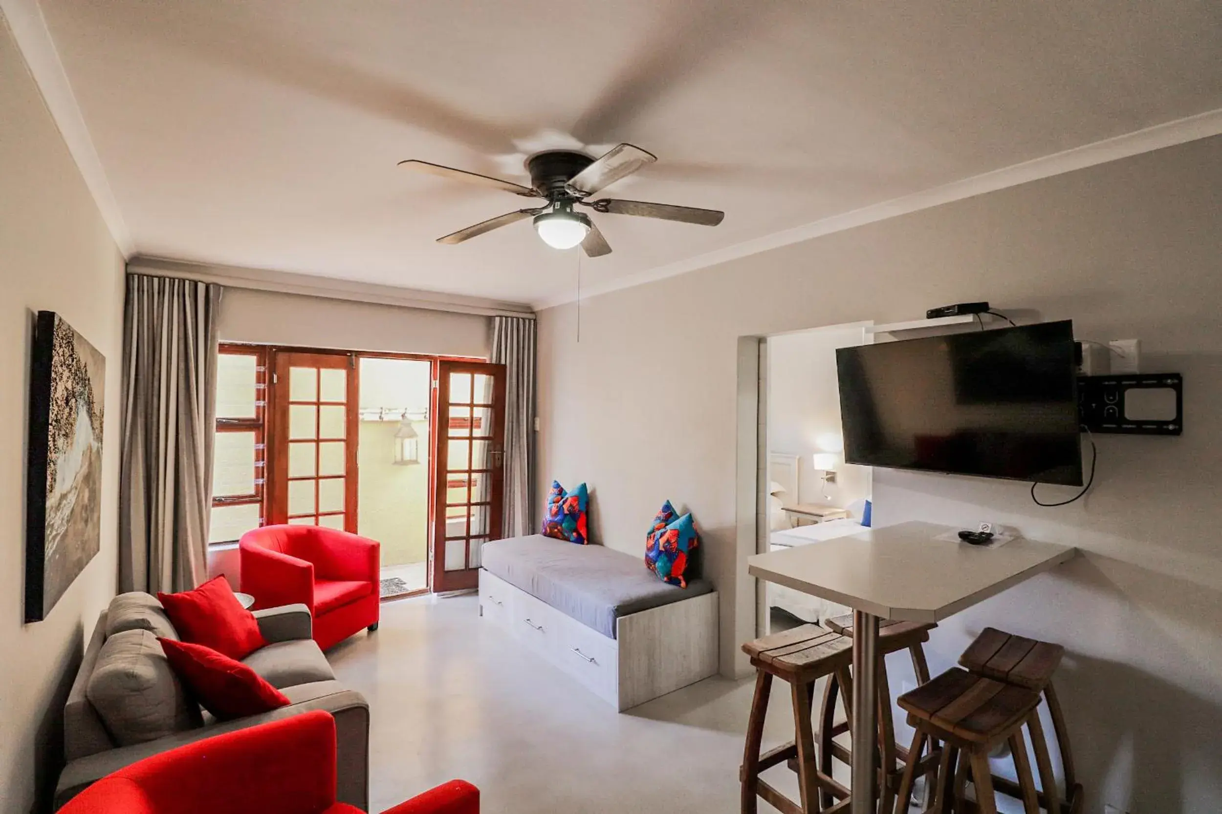 bunk bed in Lavender Manor Guest Lodge bunk bed in Lavender Manor Guest Lodge