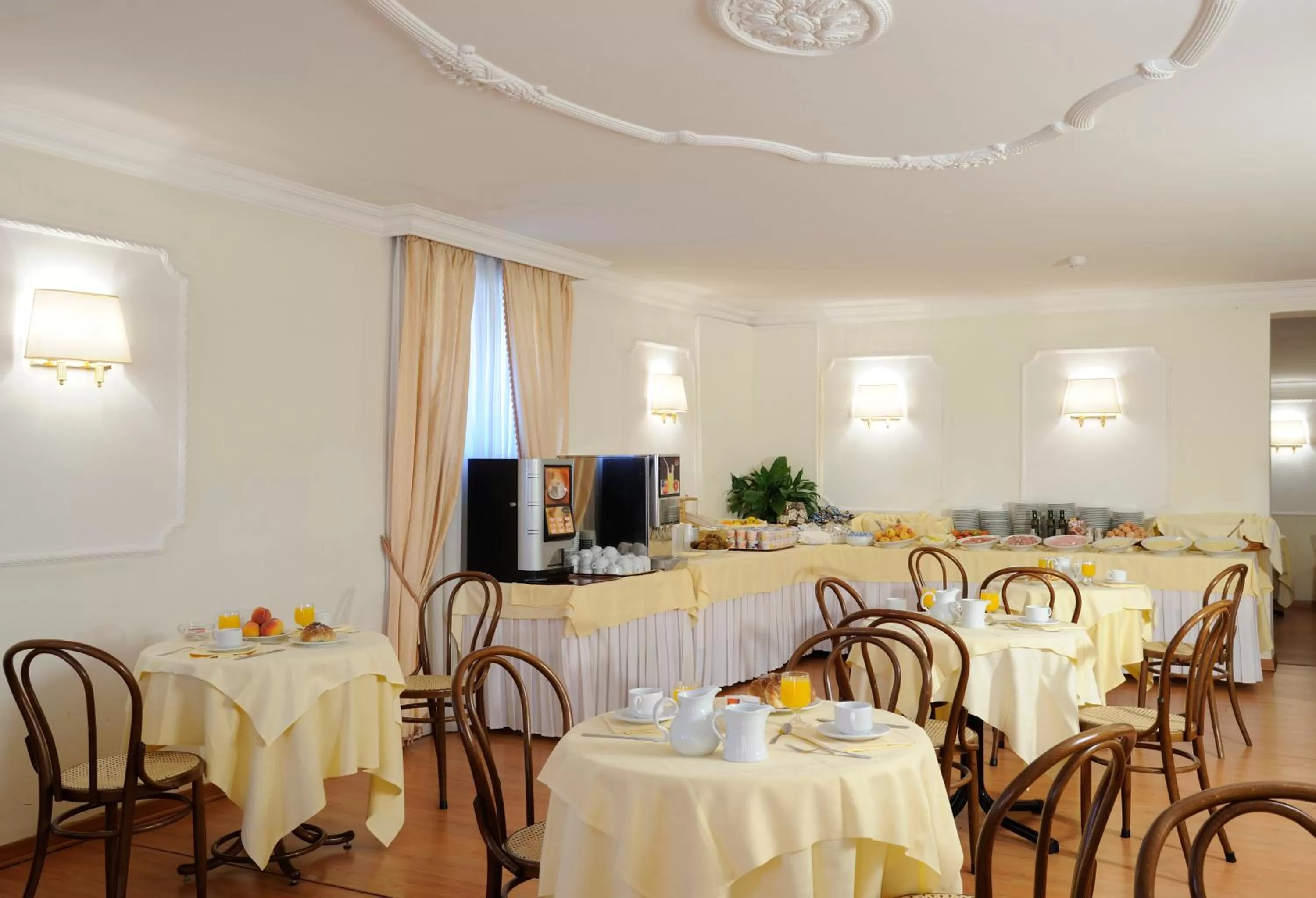 Restaurant/places to eat in Hotel Torino